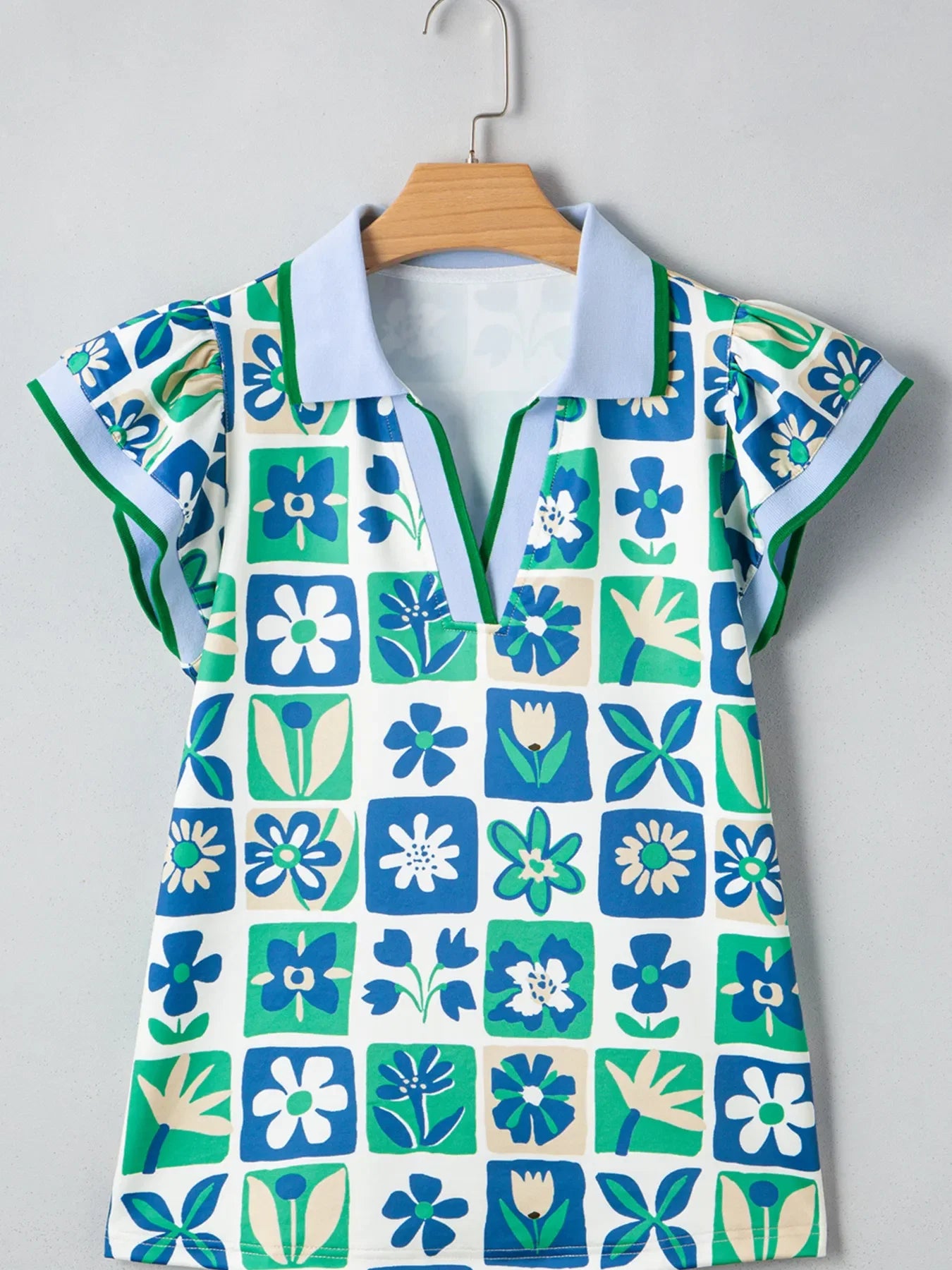 Floral Print Collared Blouse with Flutter Sleeves