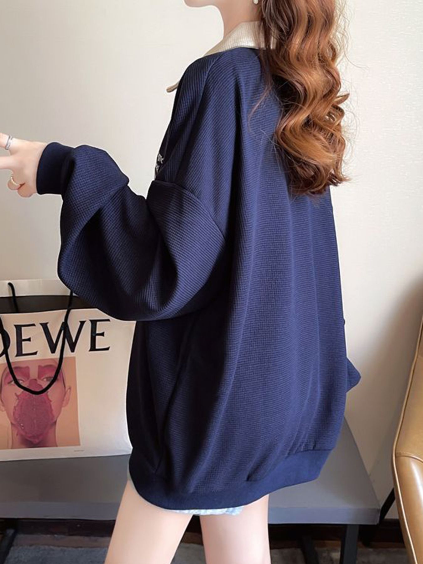 Contrast Collar Dropped Shoulder Sweatshirt