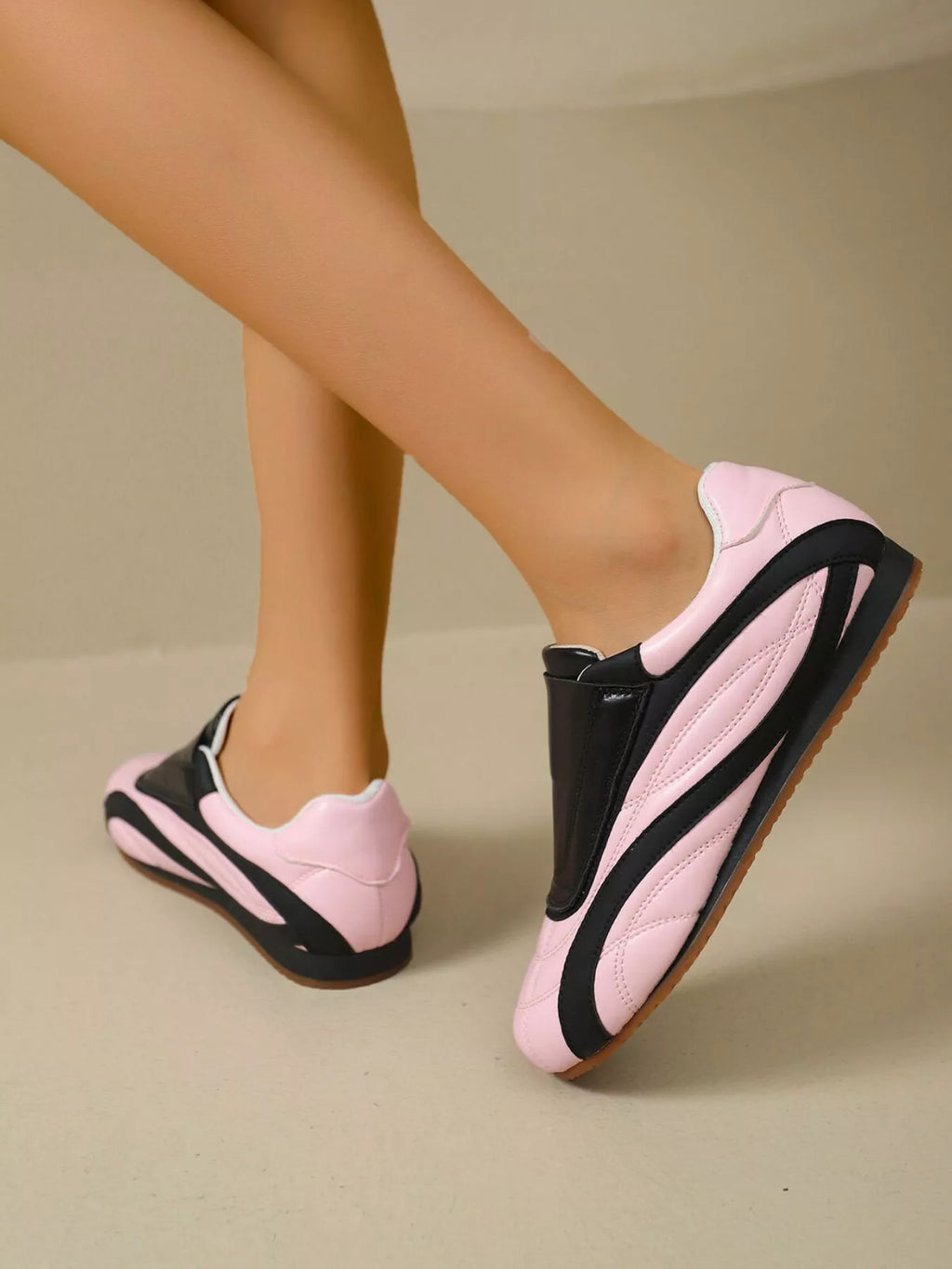 Contrast Round Toe Sneakers