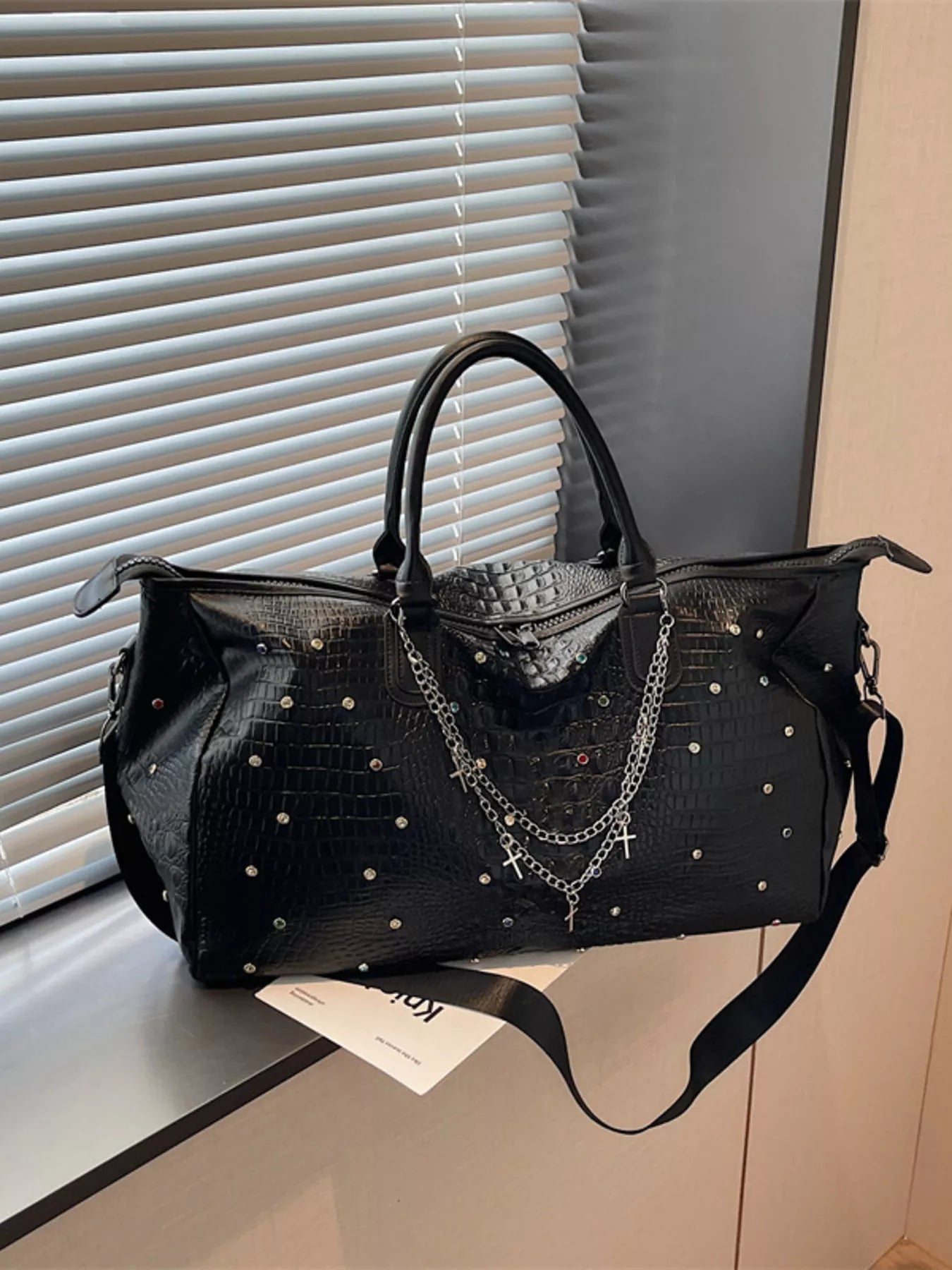 Studded Large Capacity Travel Bag