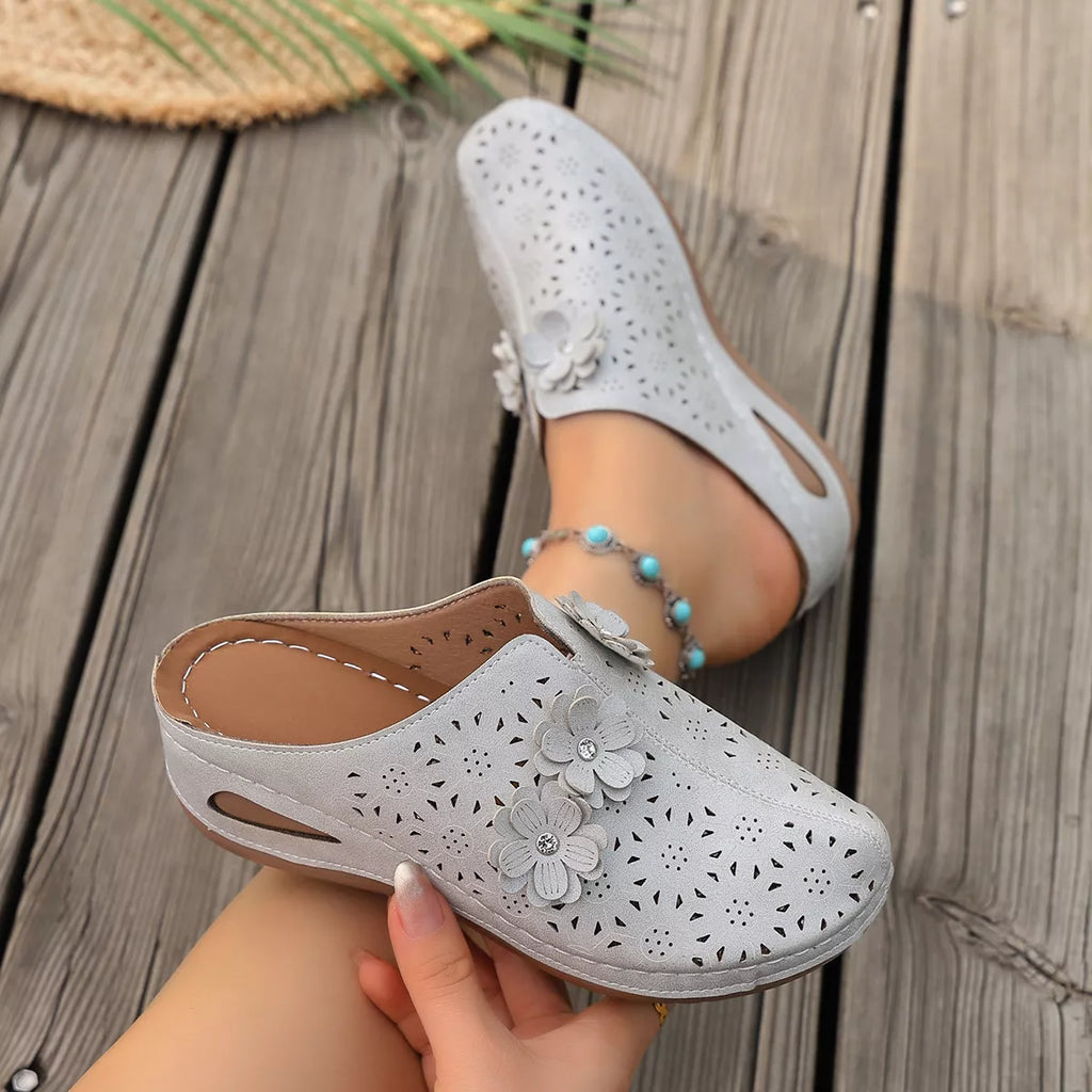 Floral Decor Round Toe Sandals