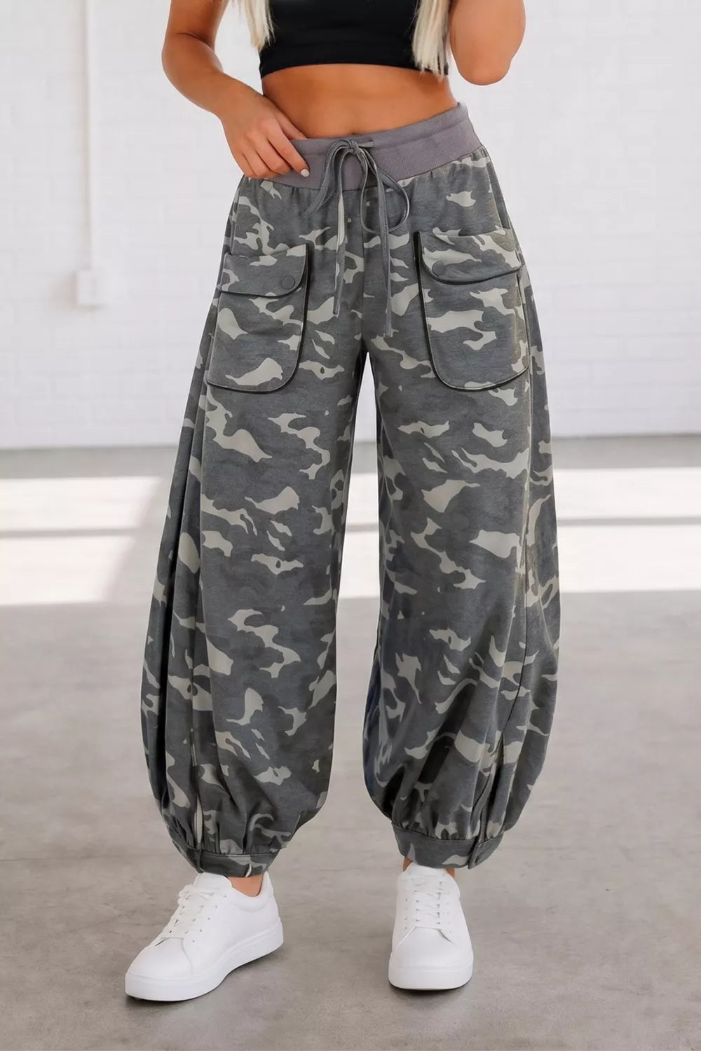 Multicolour Drawstring Contrast Waistband Camouflage Cargo Barrel Pants