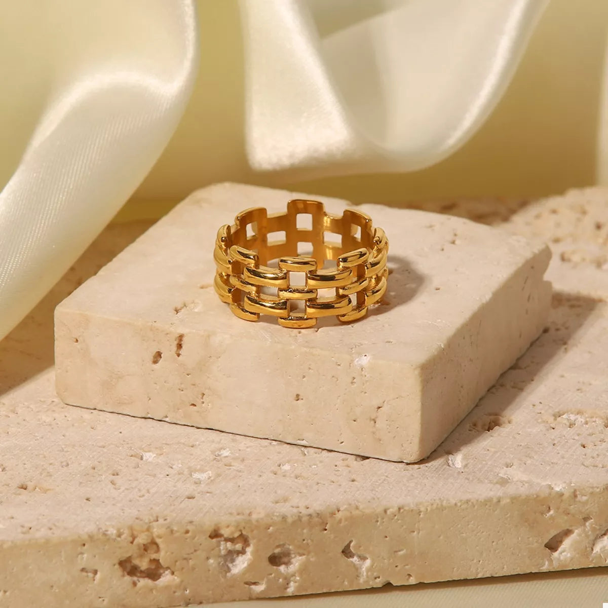 18K Gold-Plated Cutout Ring