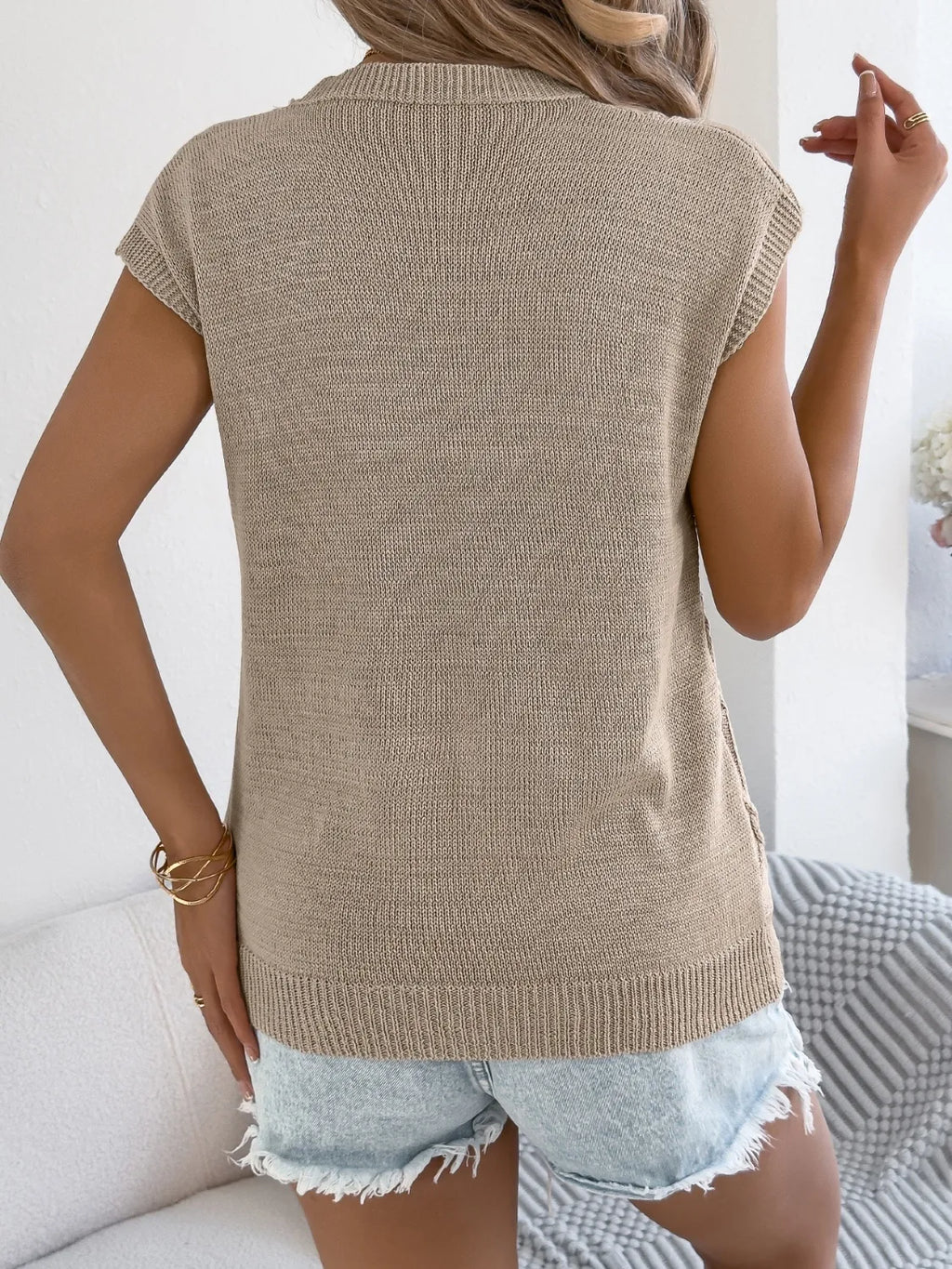 Round Neck Cap Sleeve Knit Top