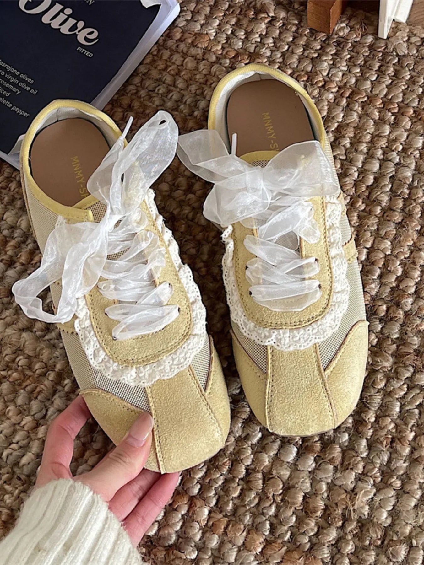 Round Toe Lace Up Sneakers