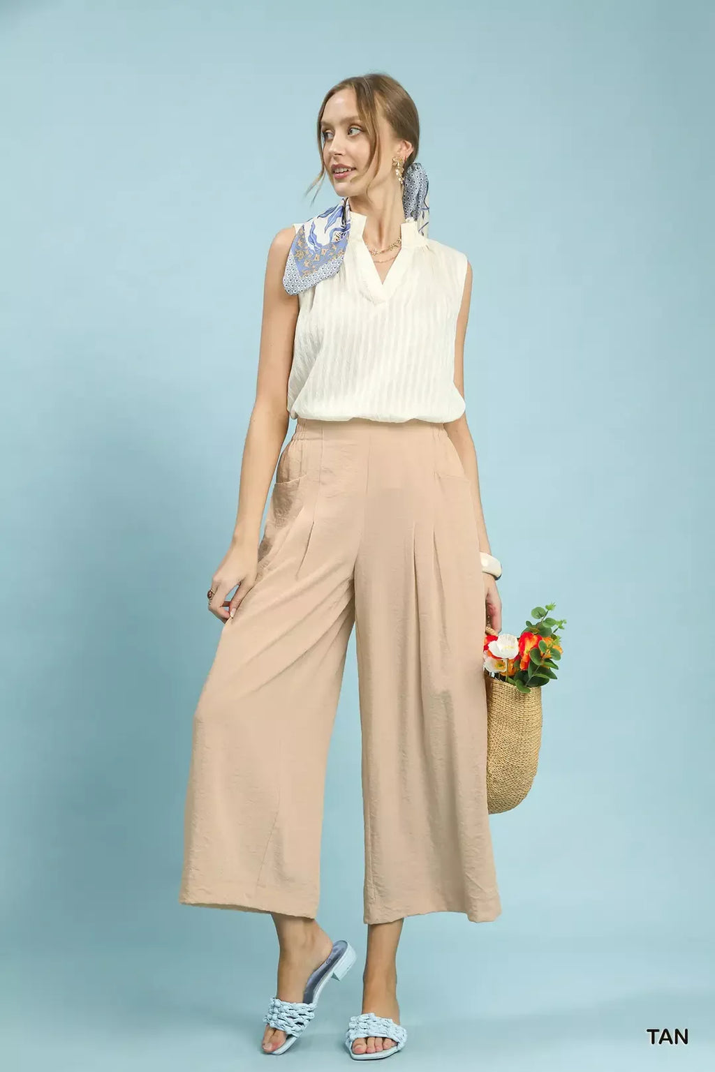 Umgee Solid Pleat Wide-Leg Cropped Pants