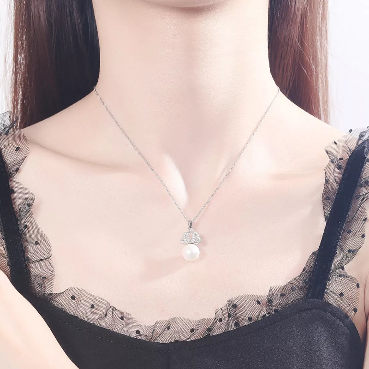 Crown Pearl Pendant Necklace