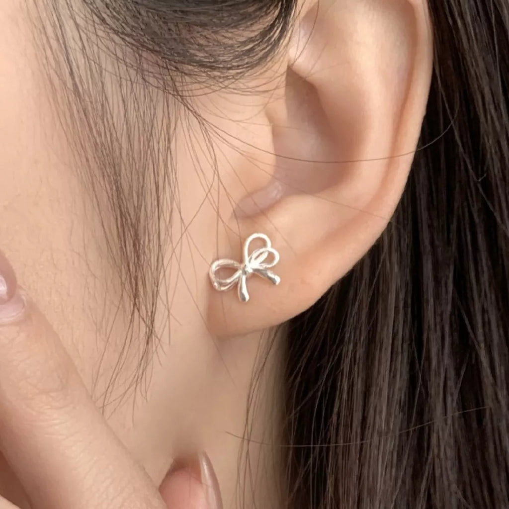 925 Sterling Silver Bow Earrings