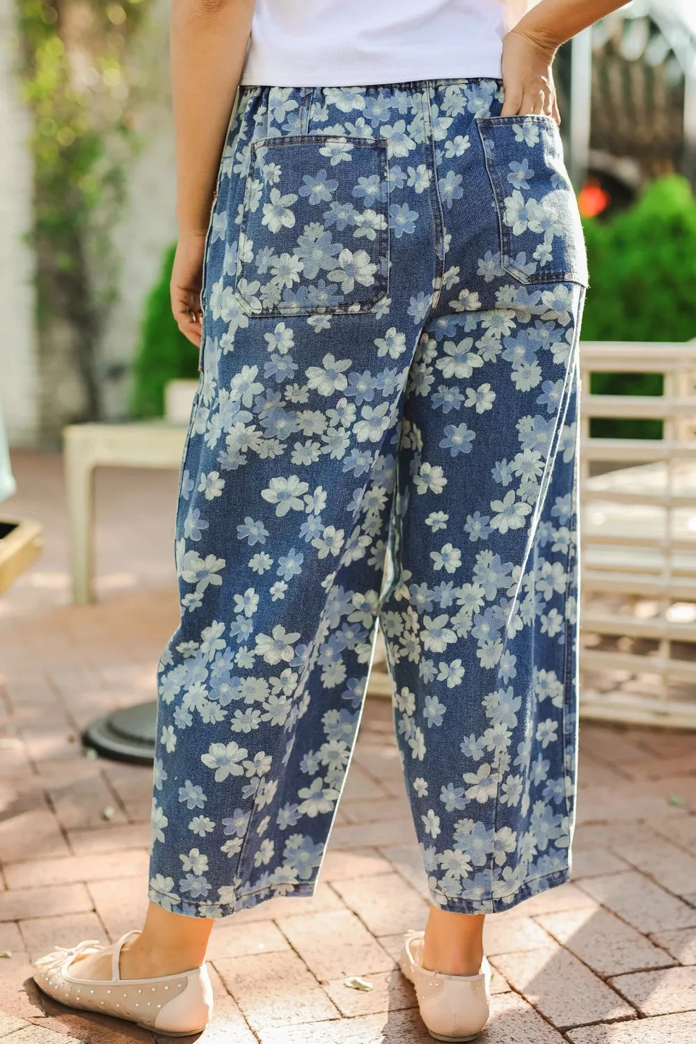 Dainty Floral Printed Drawstring Barrel Jeans