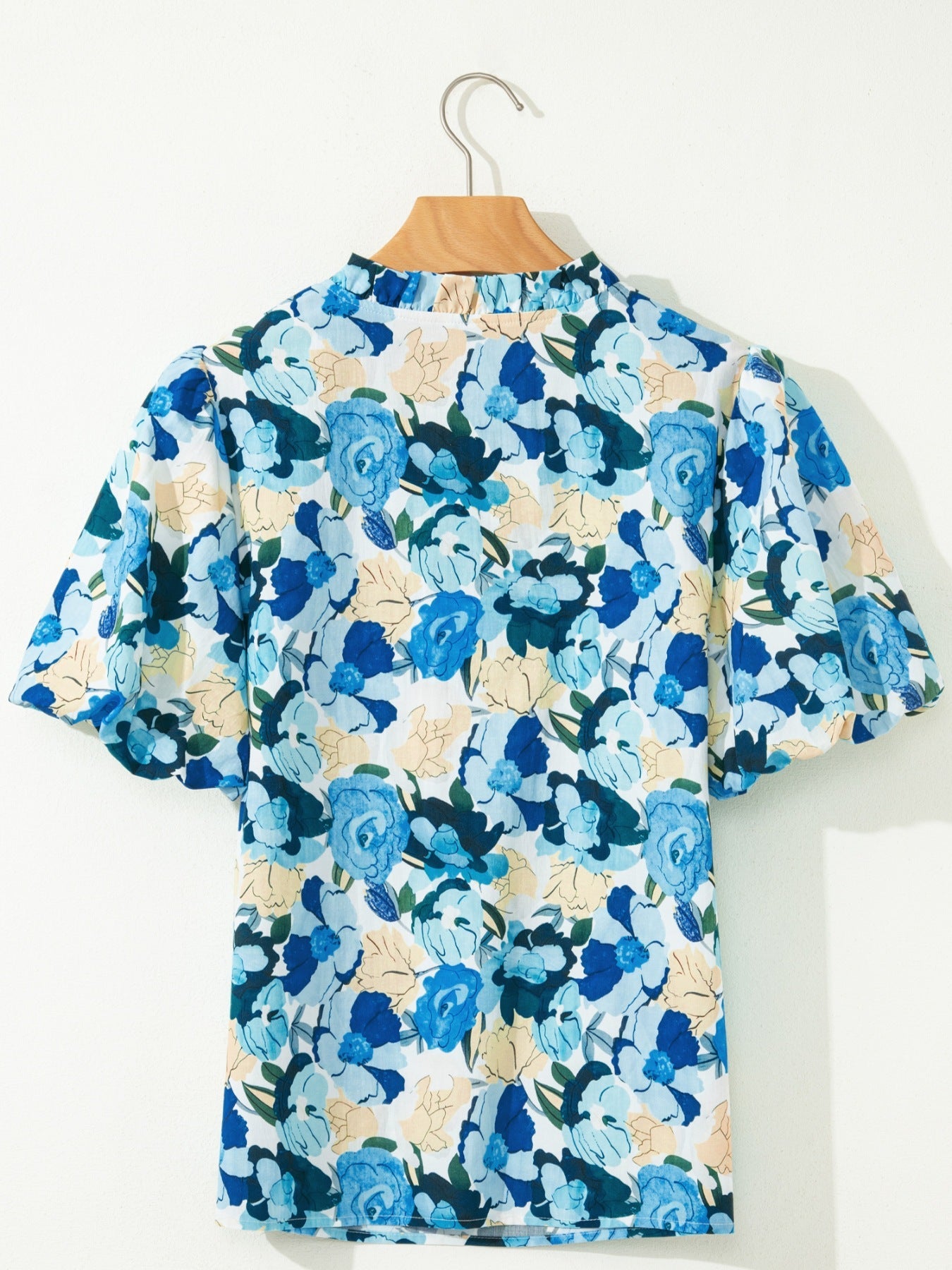 Floral Print Short Puff Sleeve V Neck Blouse