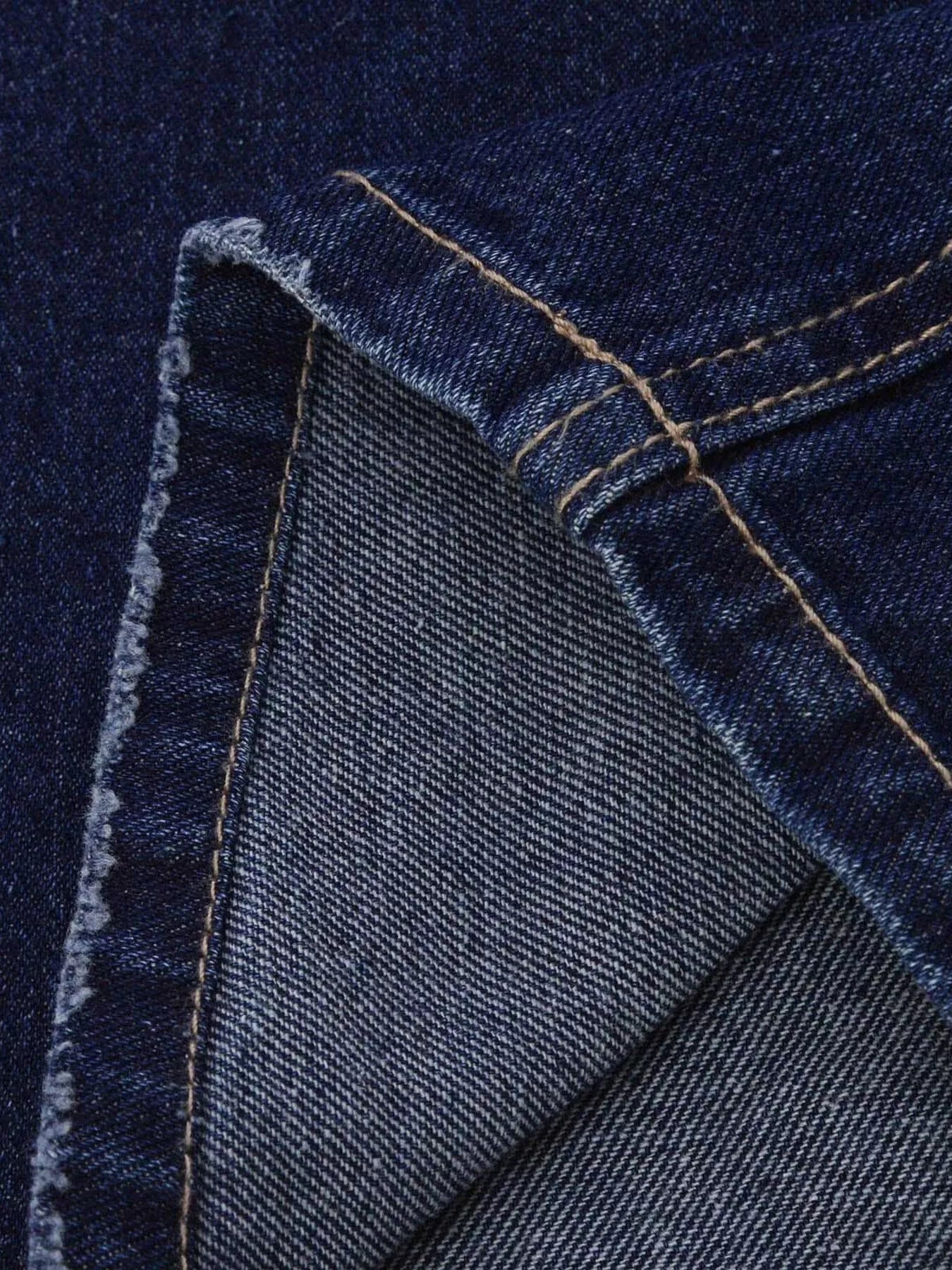 Distressed Loose Fit Jeans