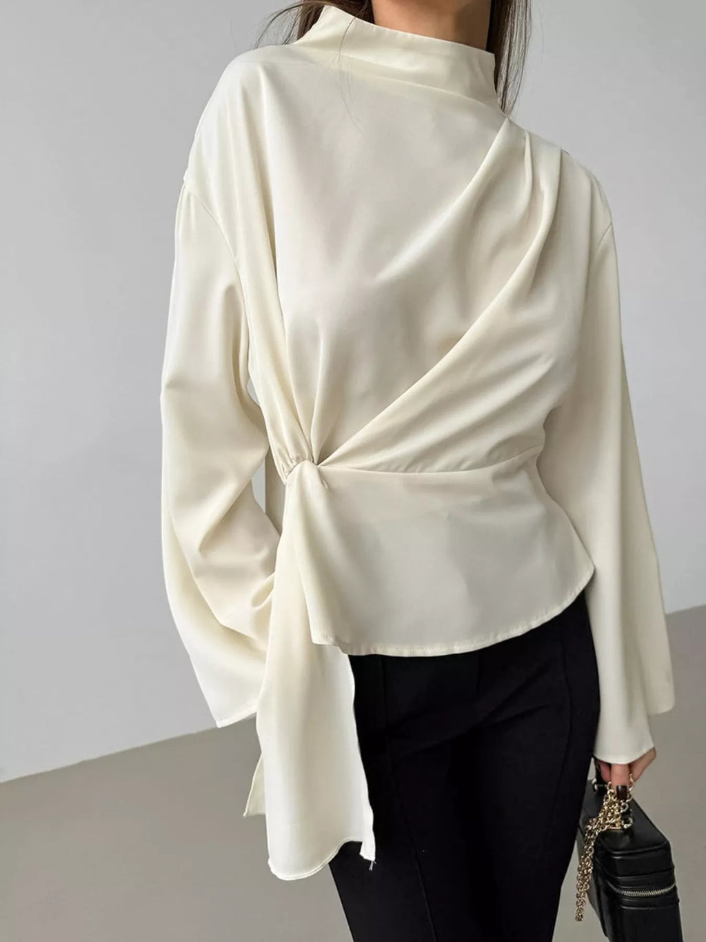 Ruched Mock Neck Long Sleeve Blosue