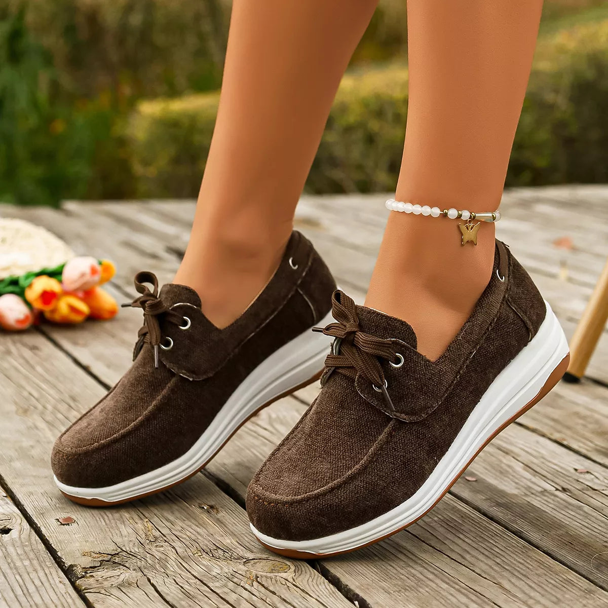 Lace Up Round Toe Sneakers