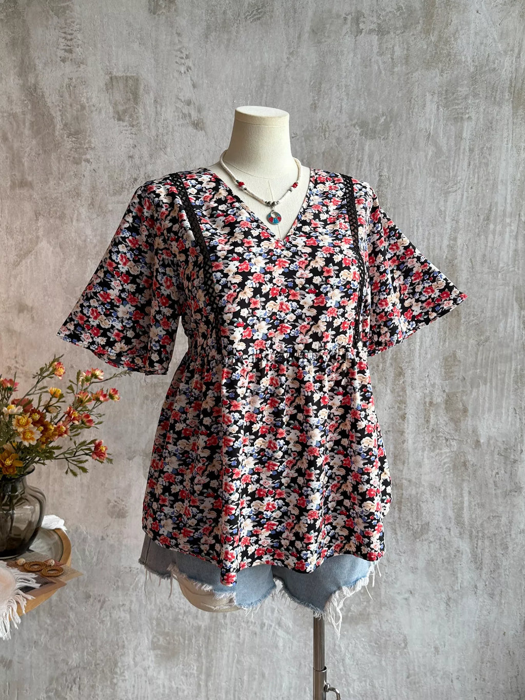 Plus Size Floral Print V-Neck Short Sleeve Blouse