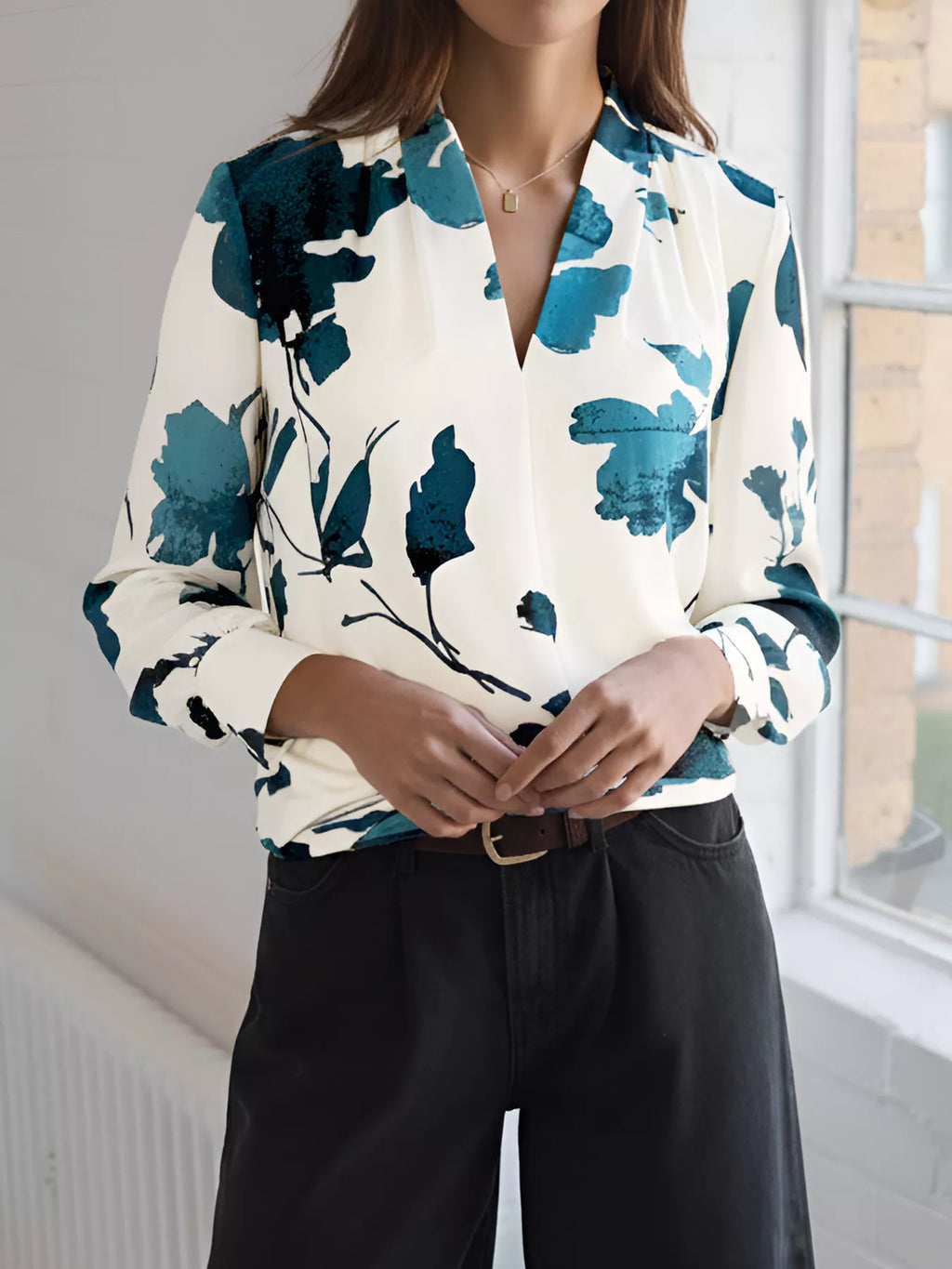 Printed V-Neck Long Sleeve Blouse