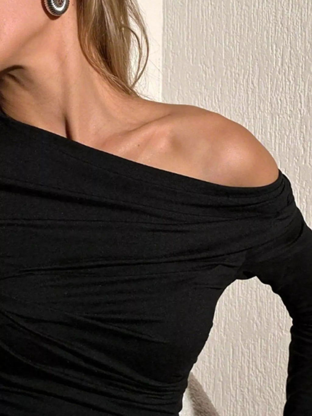 Off-Shoulder Ruched Long Sleeve T-Shirt
