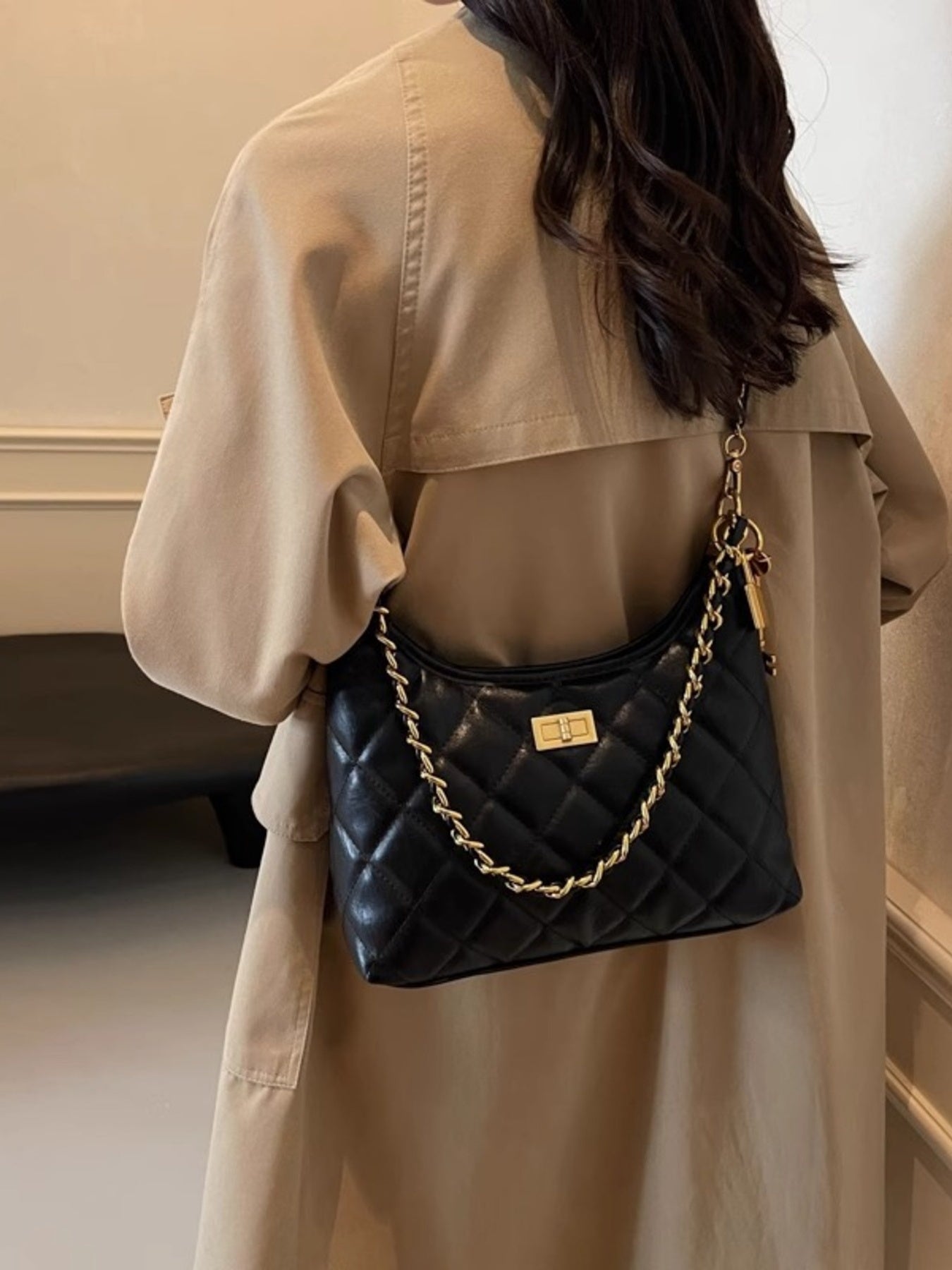 Quilted Chain Strap Shoulder Bag