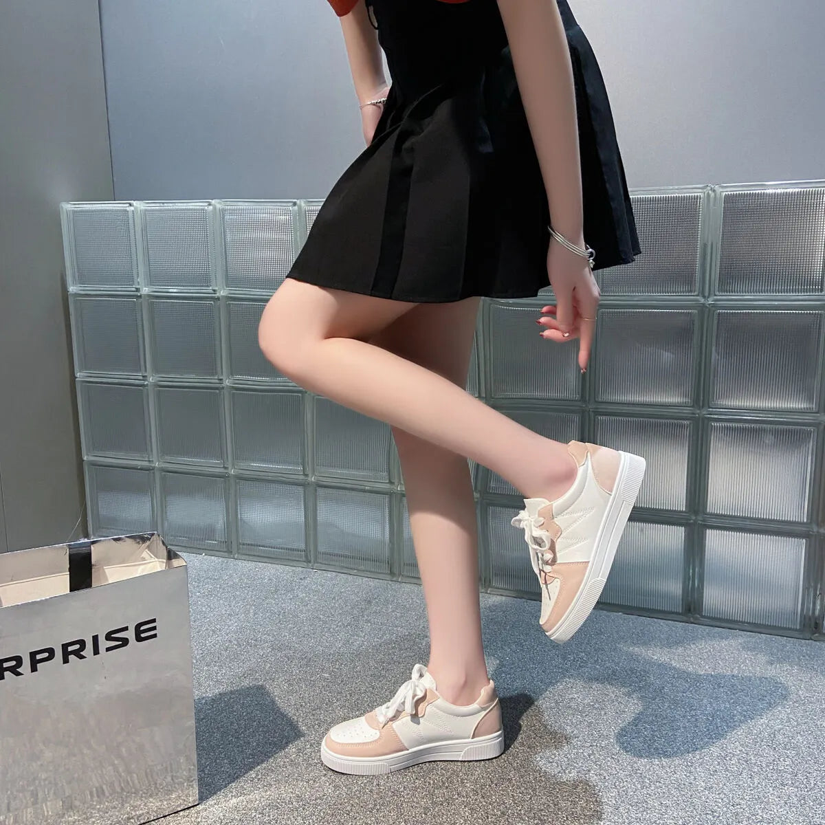 Low-Top Lace-Up Breathable Sneakers