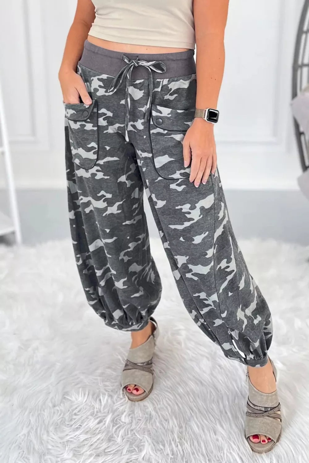 Multicolour Drawstring Contrast Waistband Camouflage Cargo Barrel Pants