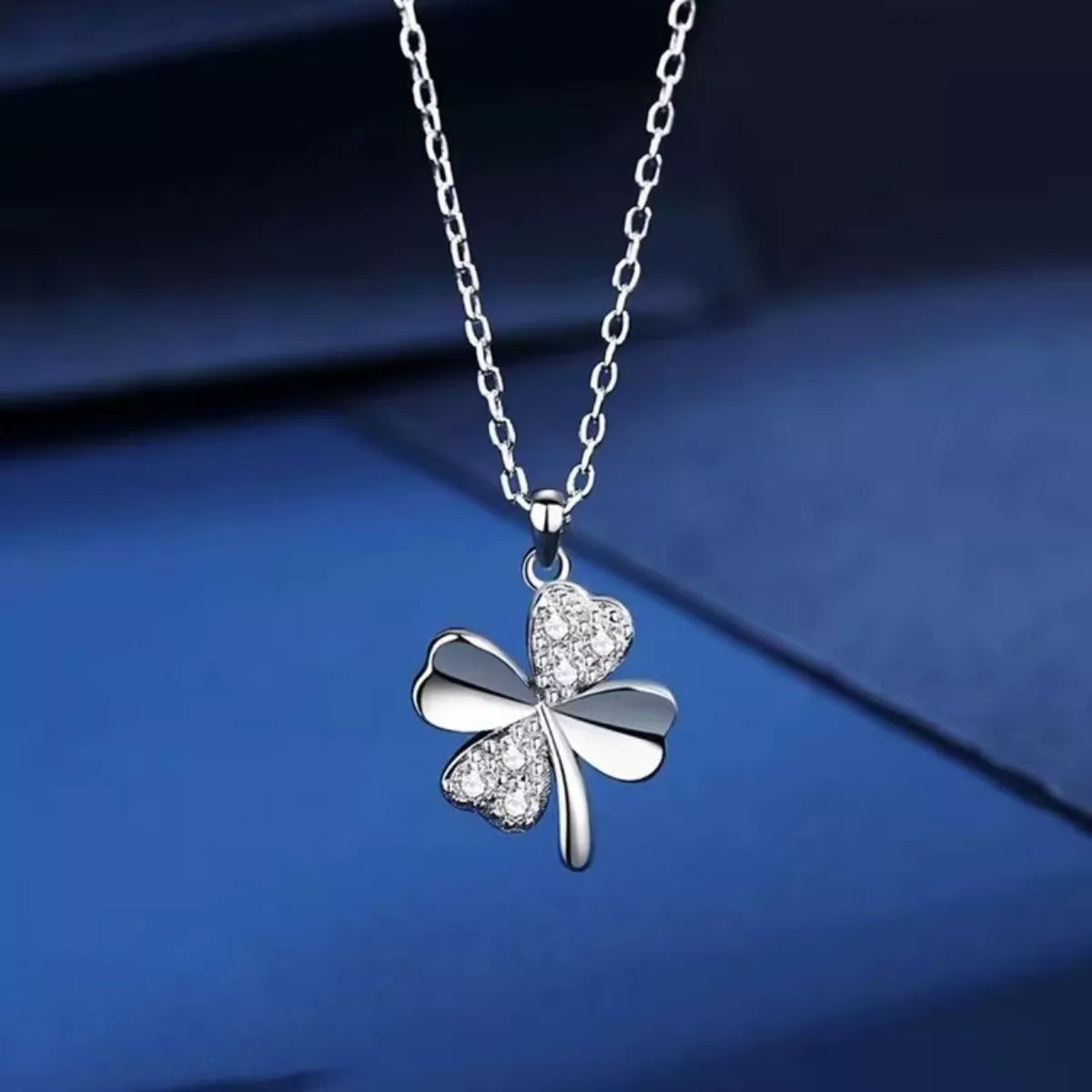 925 Sterling Silver Zircon Clover Pendant Necklace