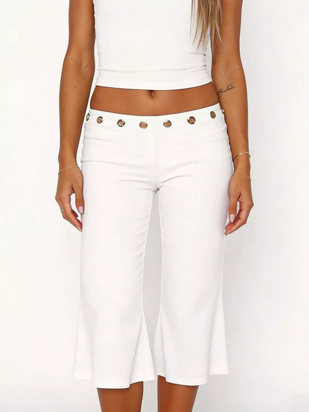 Mid Rise Capris Pants