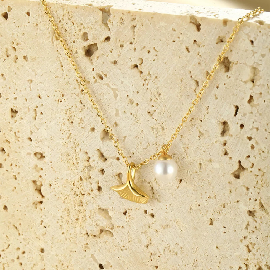 Pearl & Shell Pendant Necklace