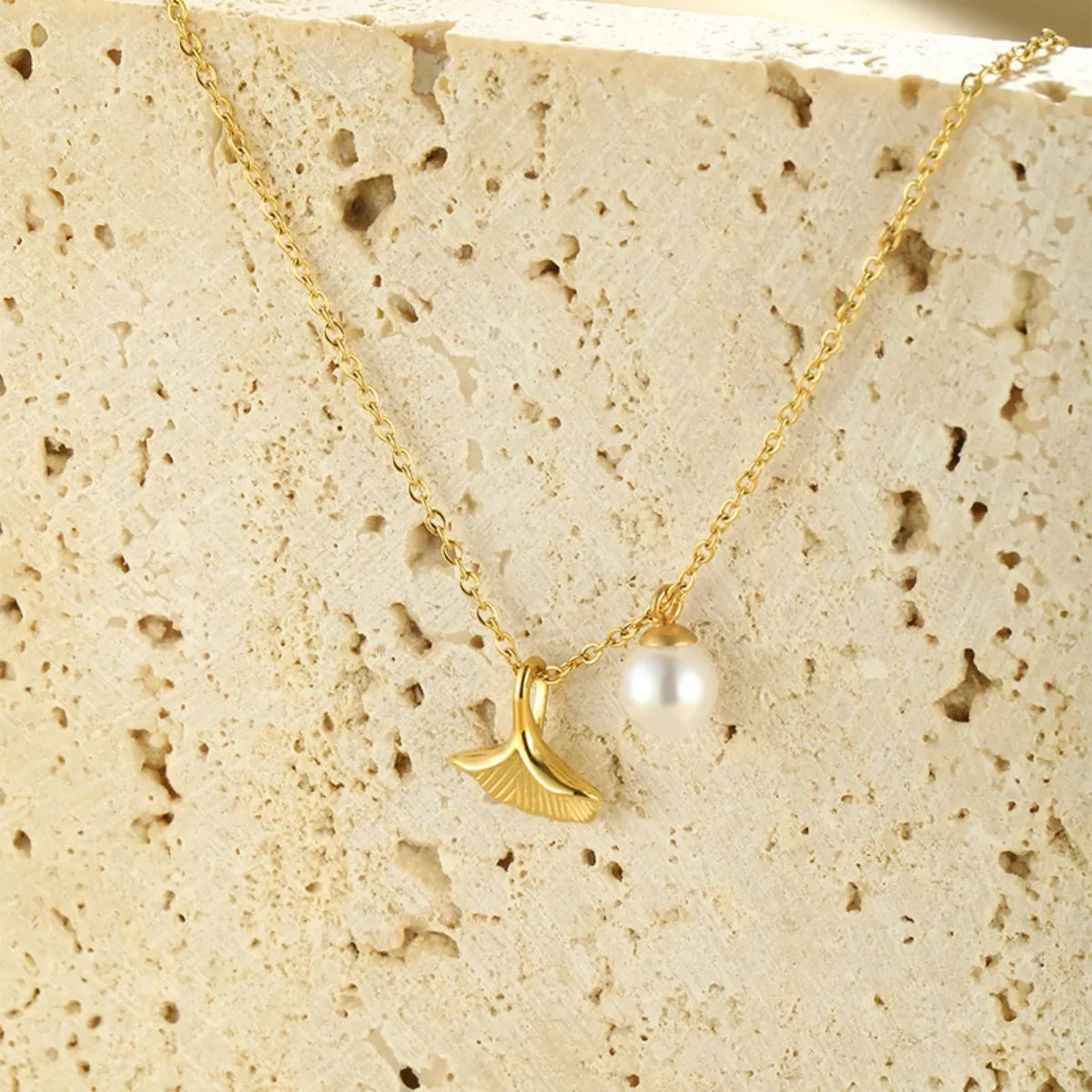 Pearl & Shell Pendant Necklace
