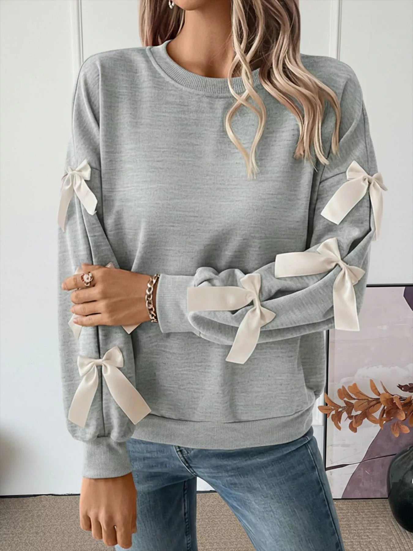Bowknot Sleeve Round Neck Sweatshirt