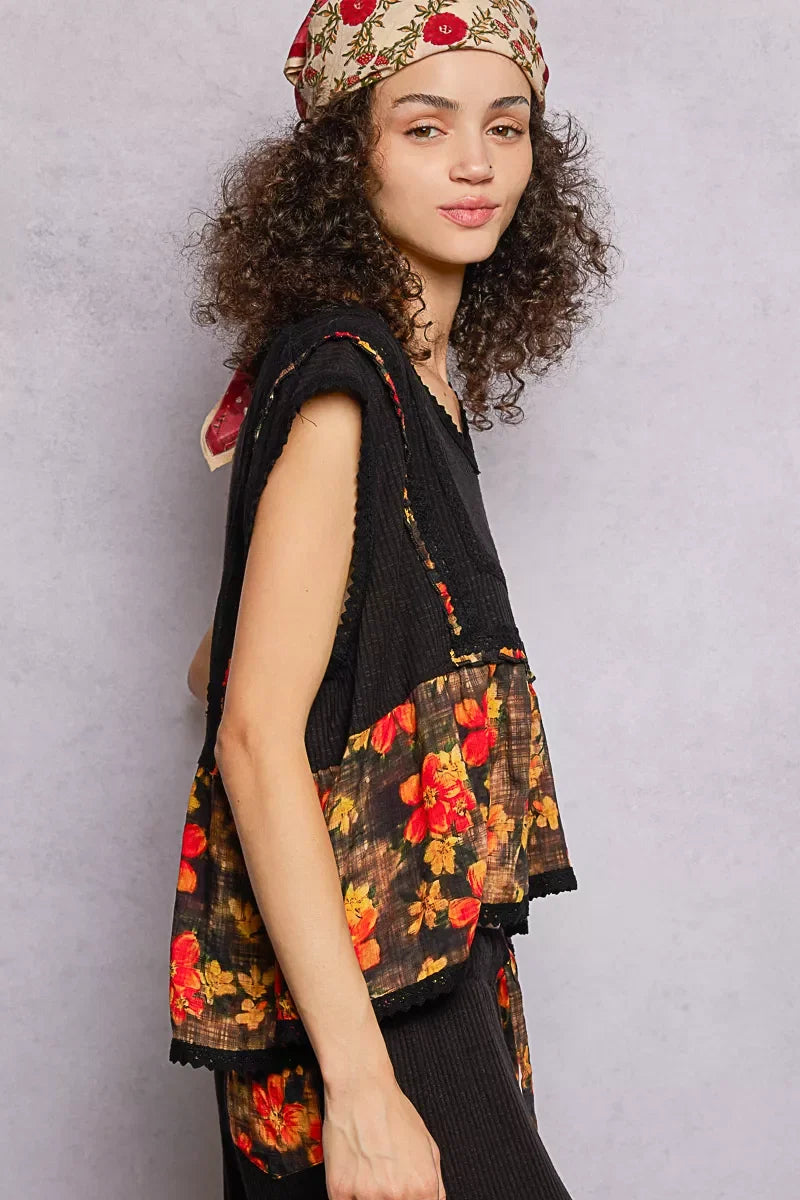 POL Lace Detail Floral Cropped Ruffled Top