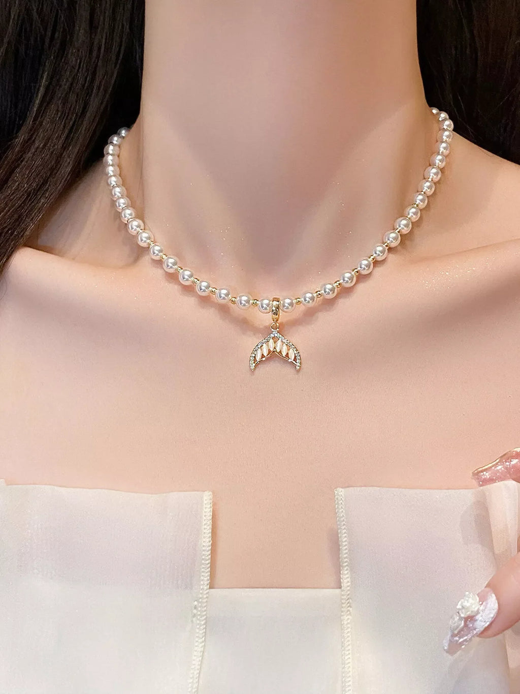 Pearl Mermaid Tail Pendant Necklace