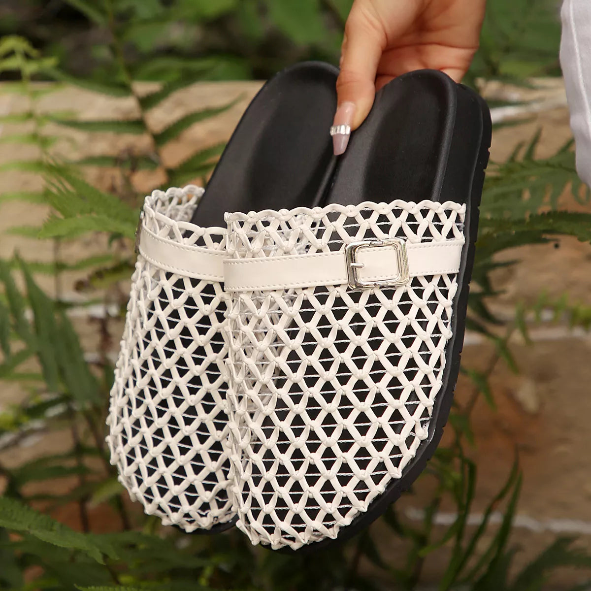 Round Toe Buckle Sandals