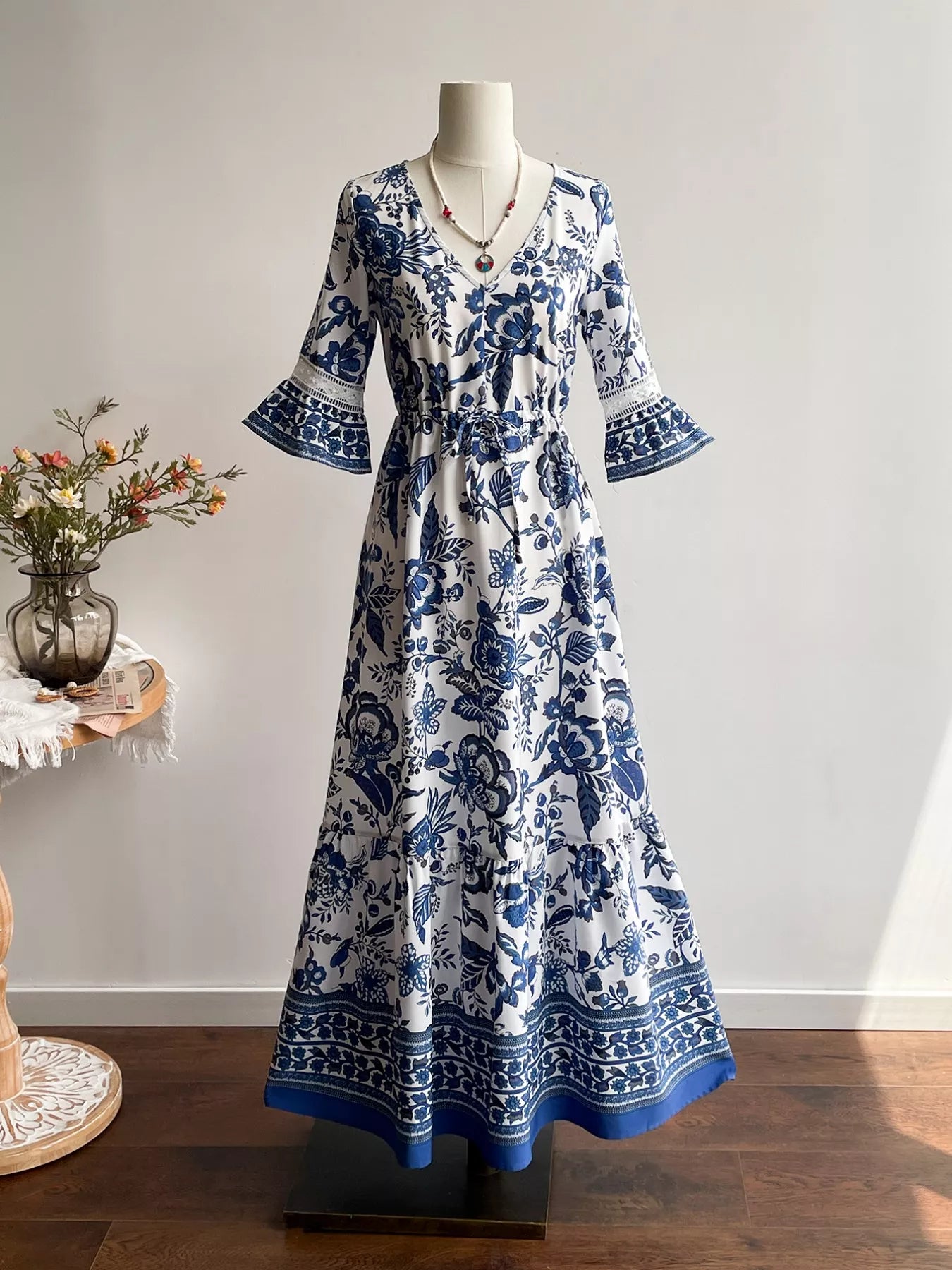 Floral Print V-Neck Flounce Sleeve Dress