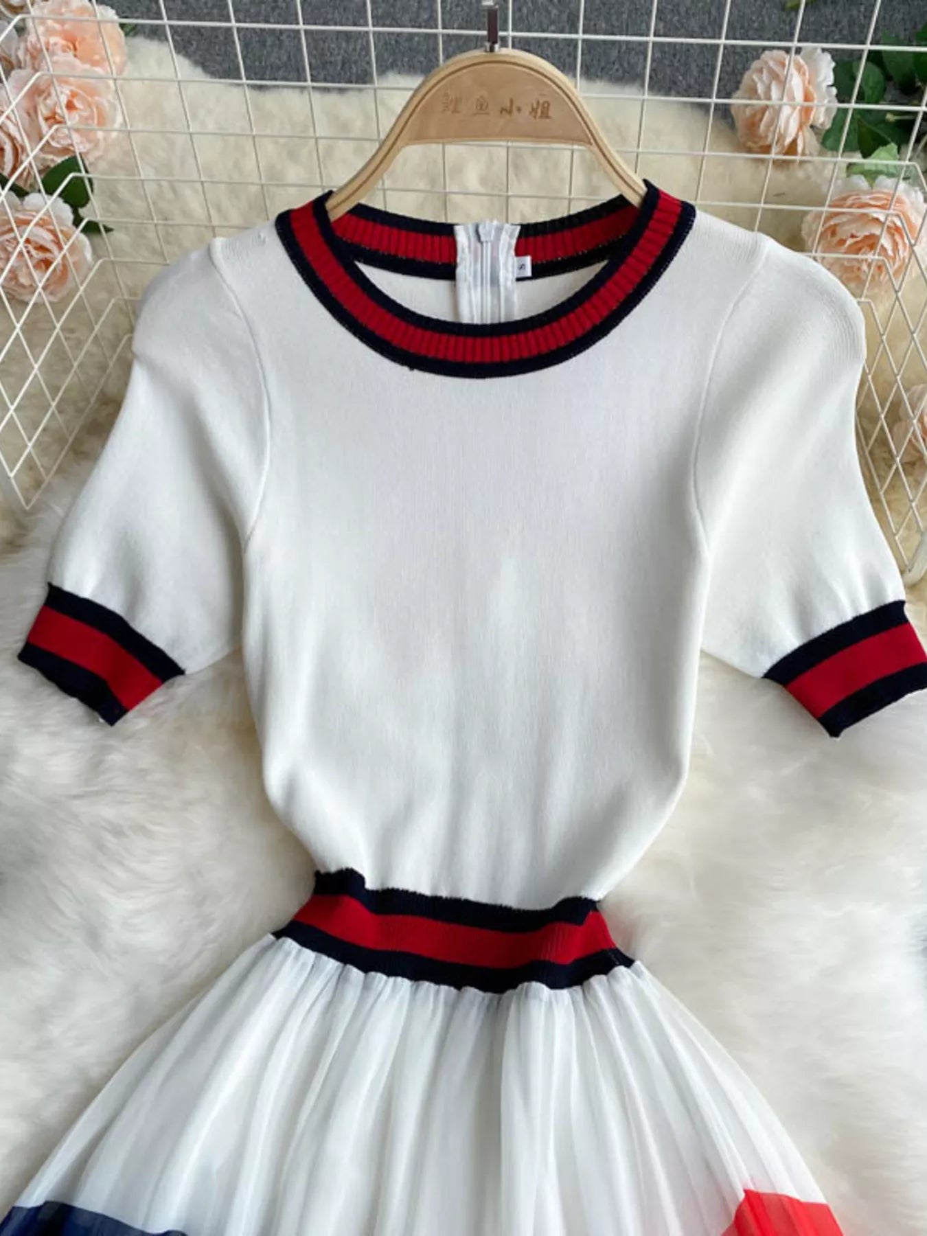 Elegant Color Block Pleated Midi Dress