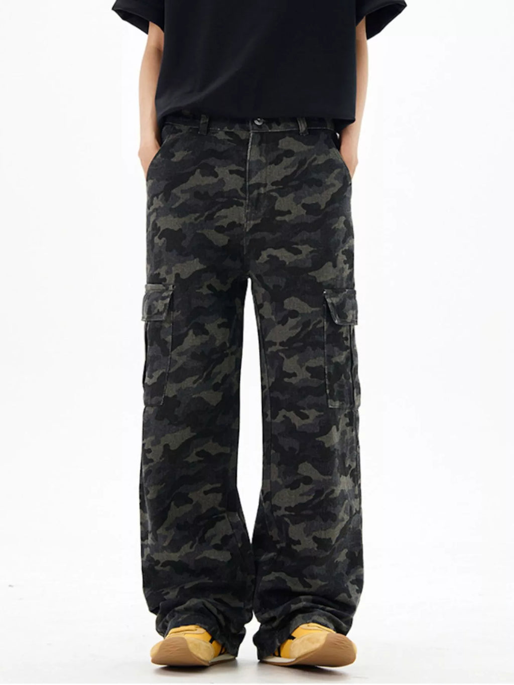 Men's Relaxed Fit Camo Cargo Pants