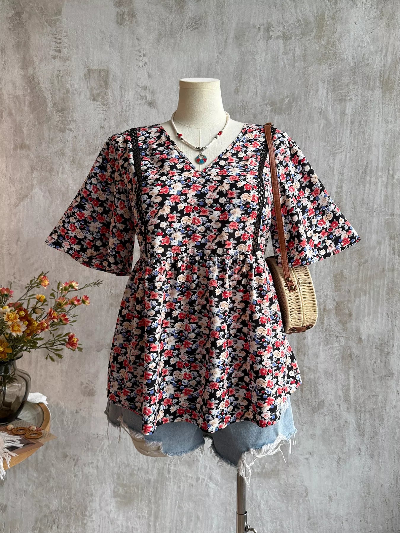 Plus Size Floral Print V-Neck Short Sleeve Blouse