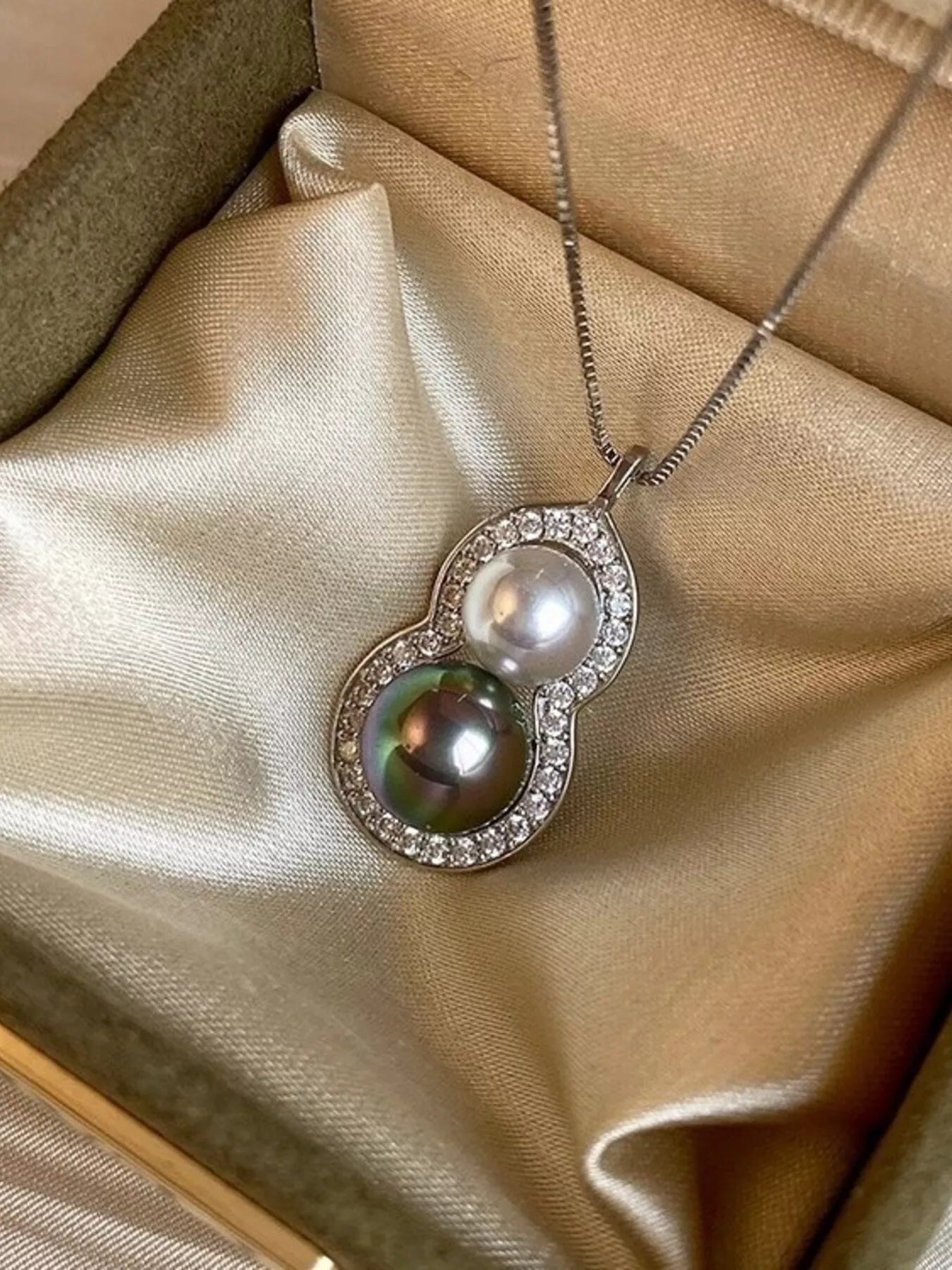 Gourd Pendant Necklace