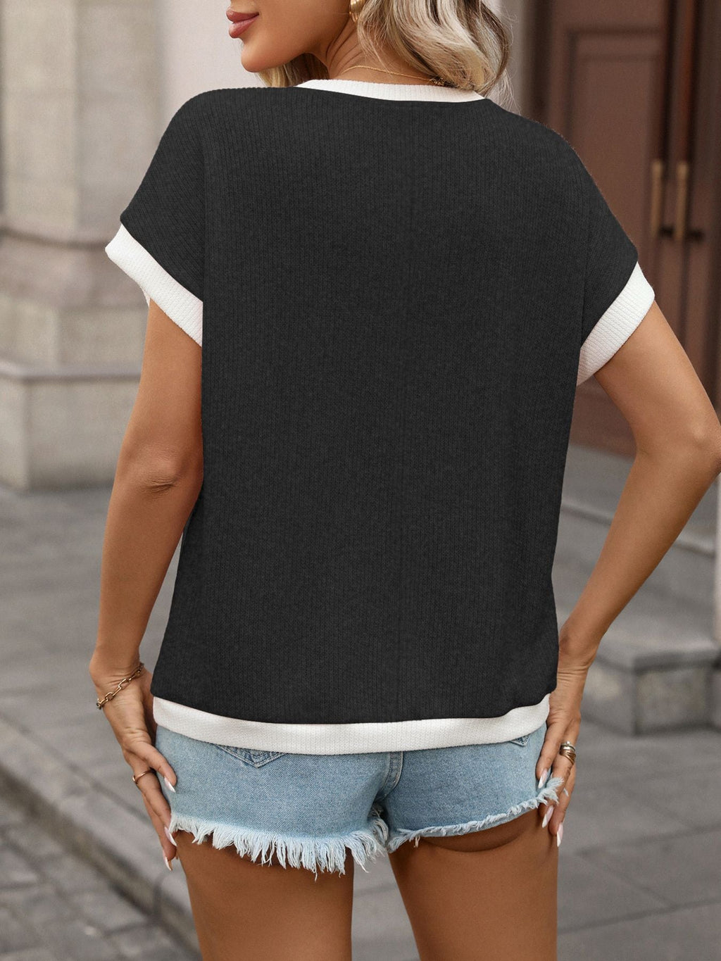 Contrast Trim Short Sleeve T-Shirt – Neutral Tones