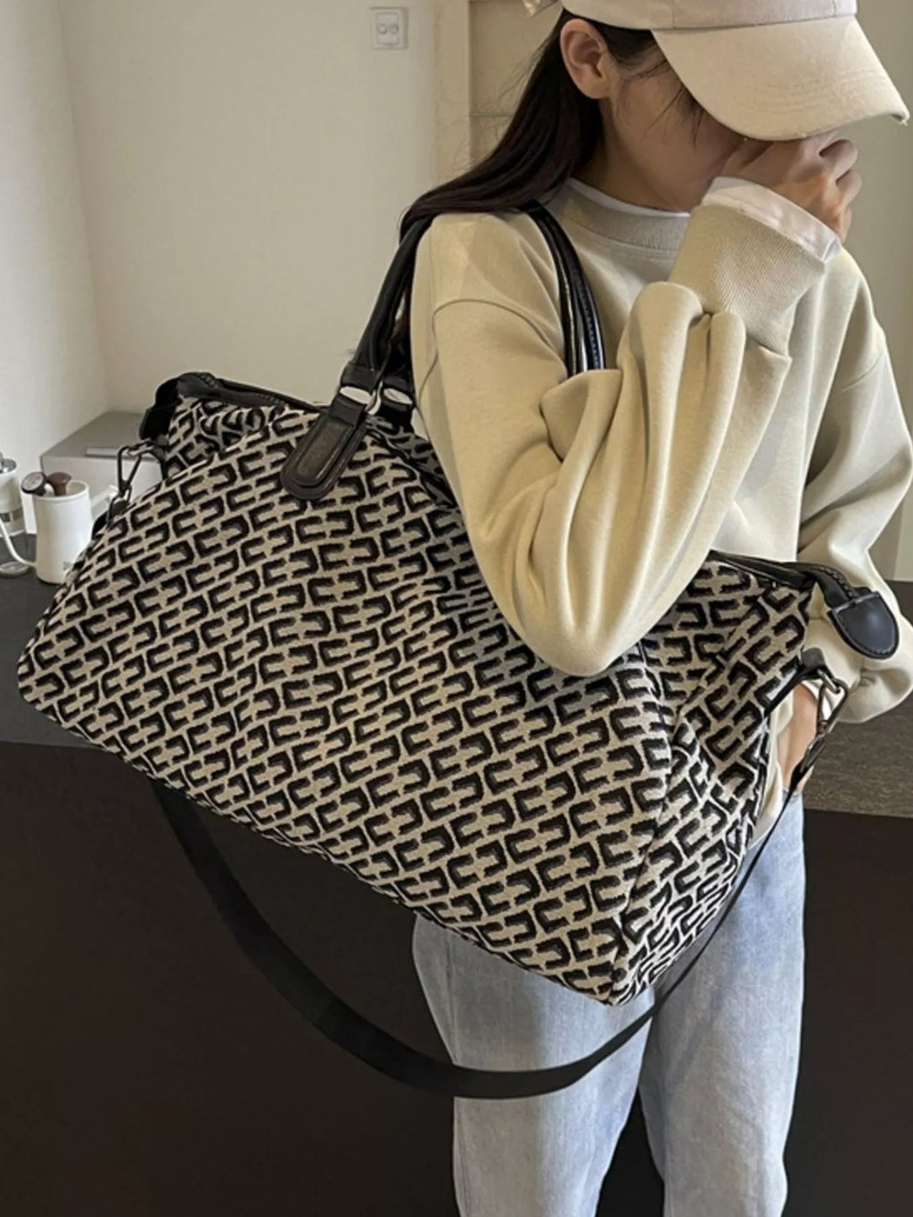 Patterned Large Capacity Travel Bag