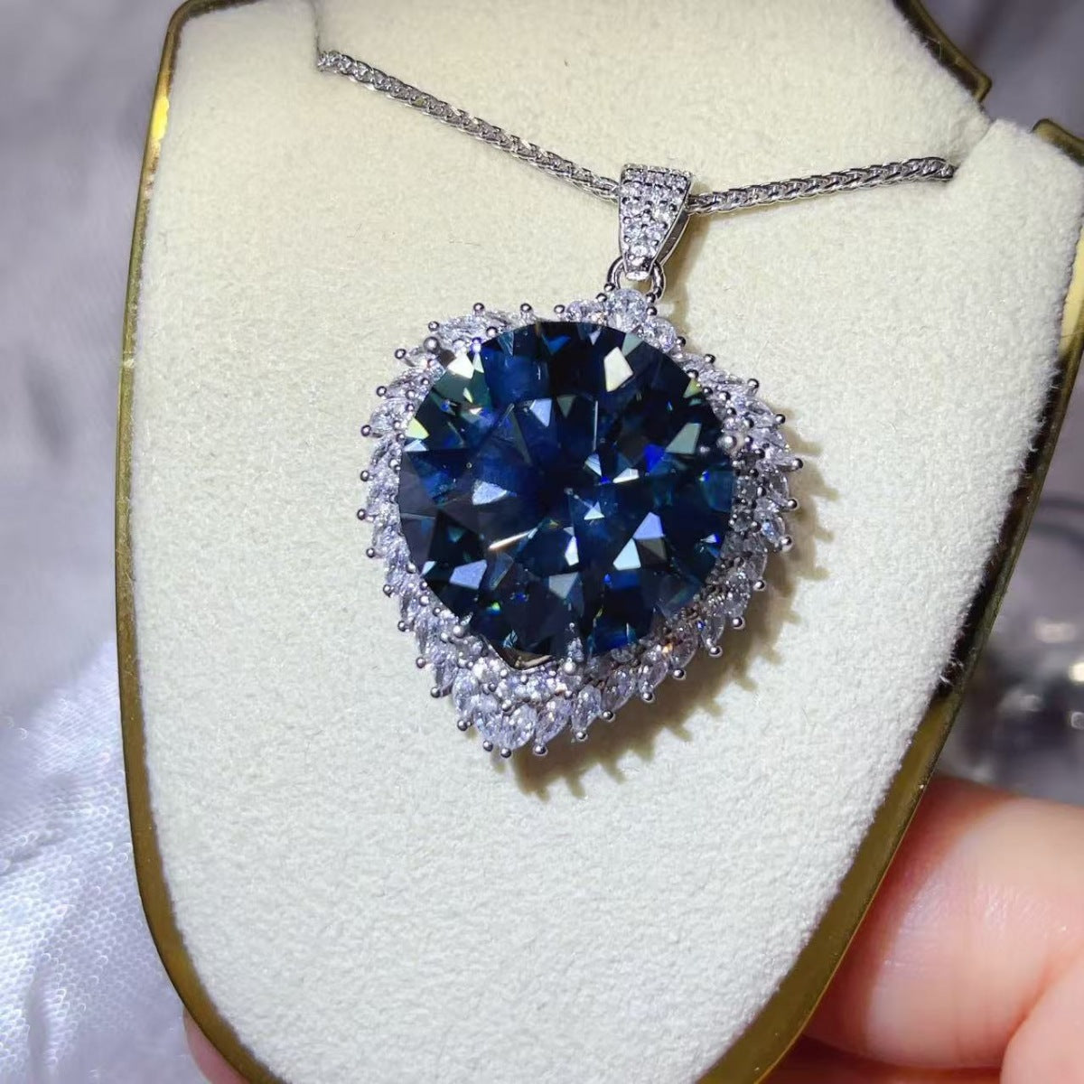 20 Carat Moissanite 925 Sterling Silver Pendant Necklace