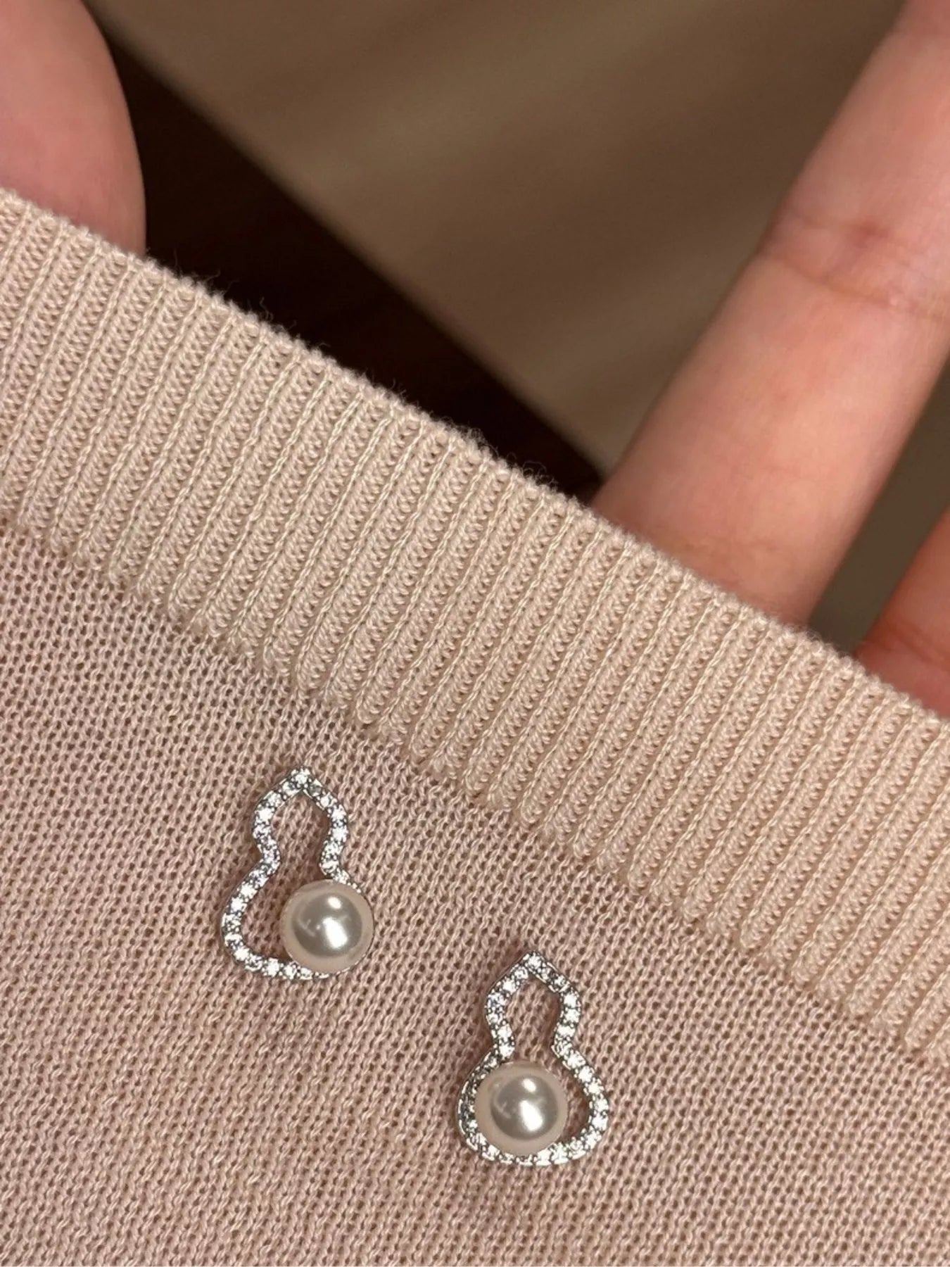 Pearl Gourd Stud Earrings