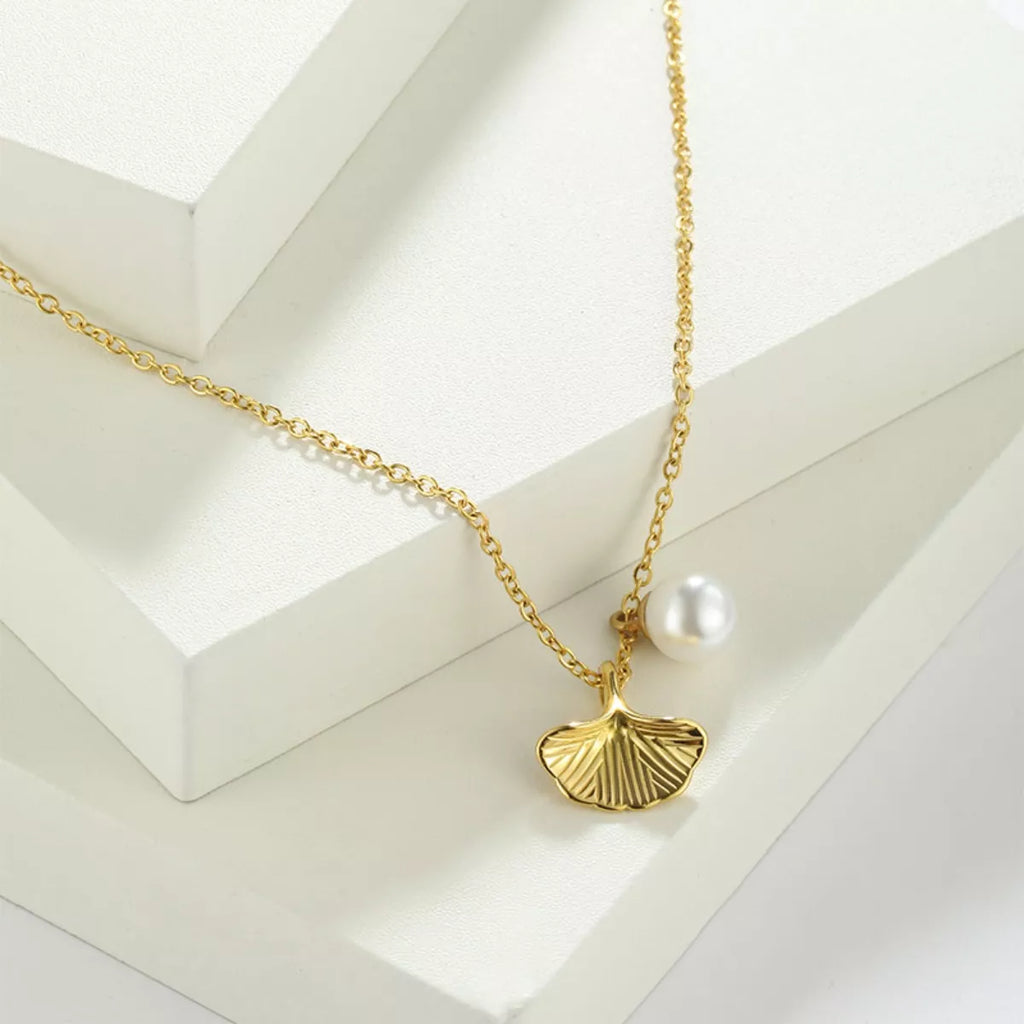 Pearl & Shell Pendant Necklace