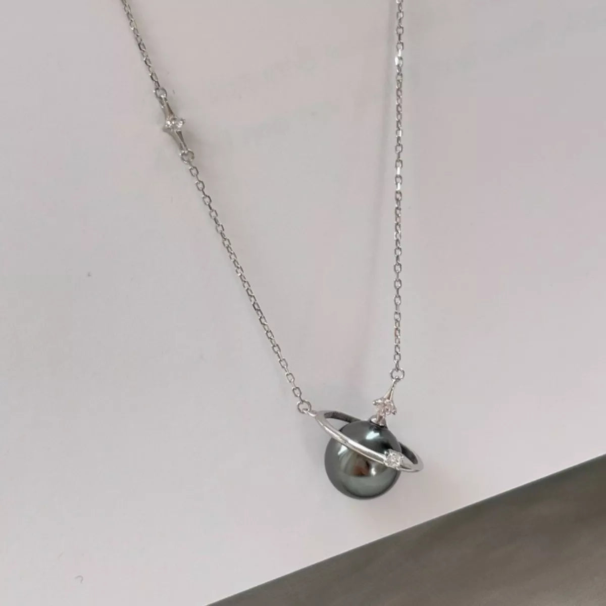 Planet Pearl Pendant Necklace