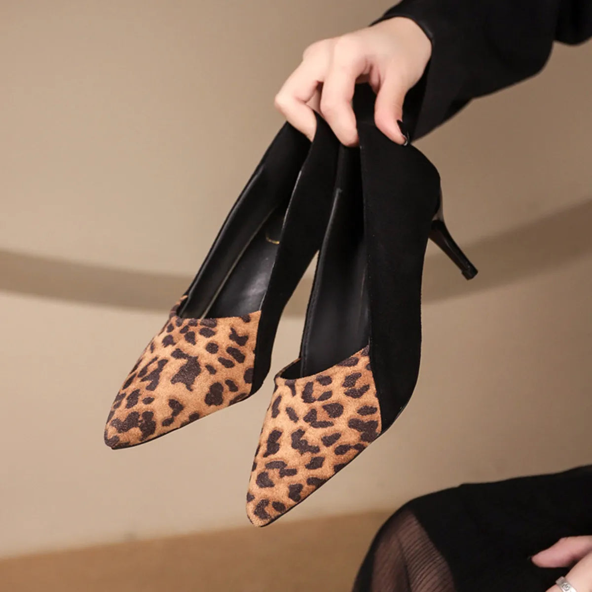 Point Toe Suede Pumps