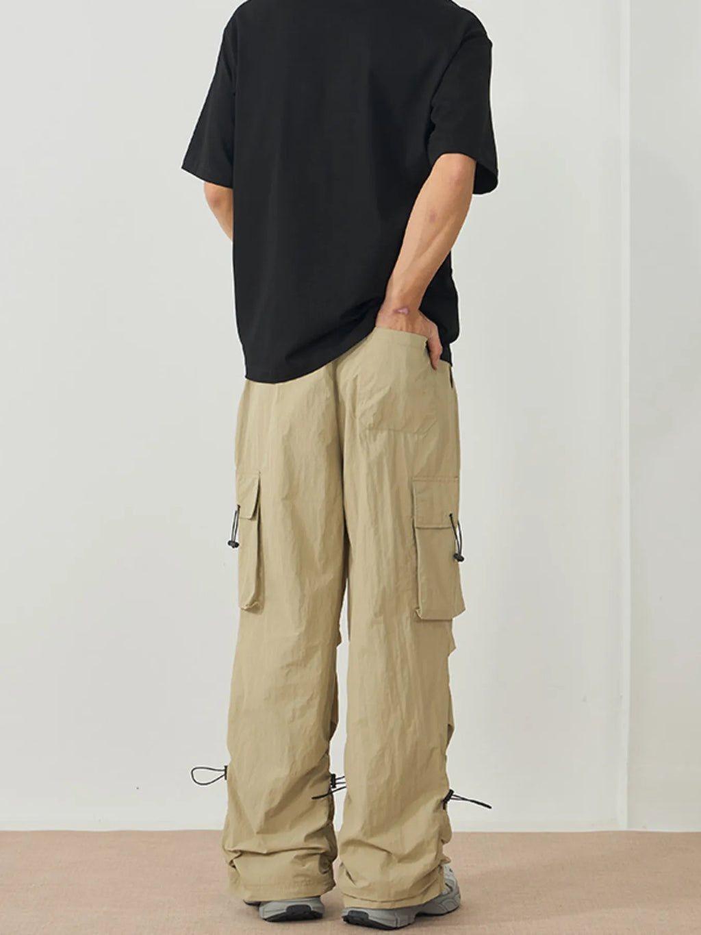 Men's Loose Fit Cargo Pants with Drawstring