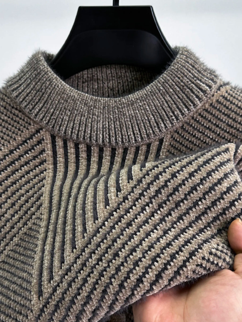 Men's Ribbed Knit Long Sleeve Sweater