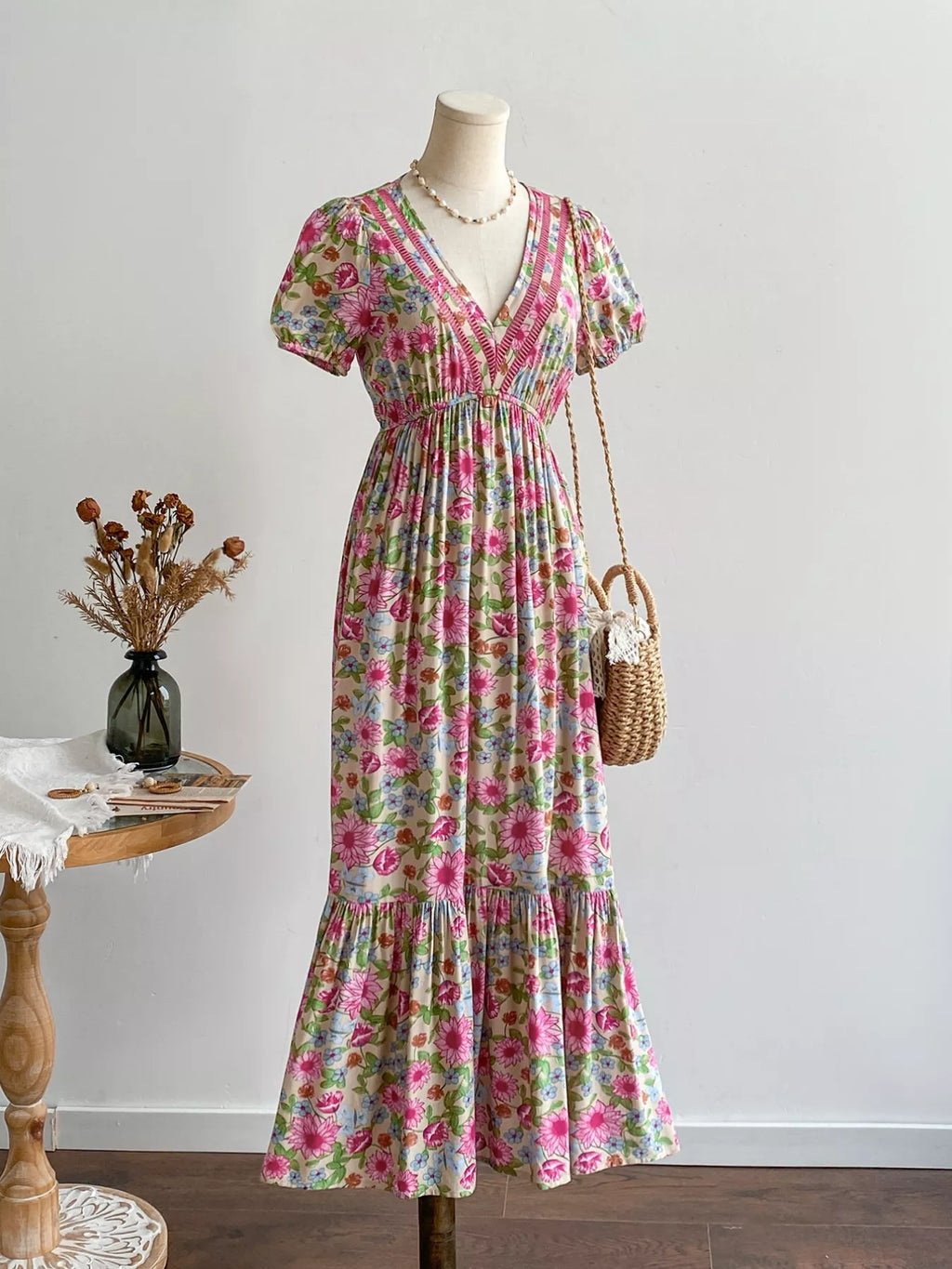 Floral Print V-Neck Puff Sleeve Dress