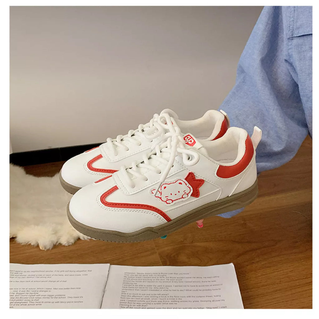 Lace Up Round Toe Sneakers