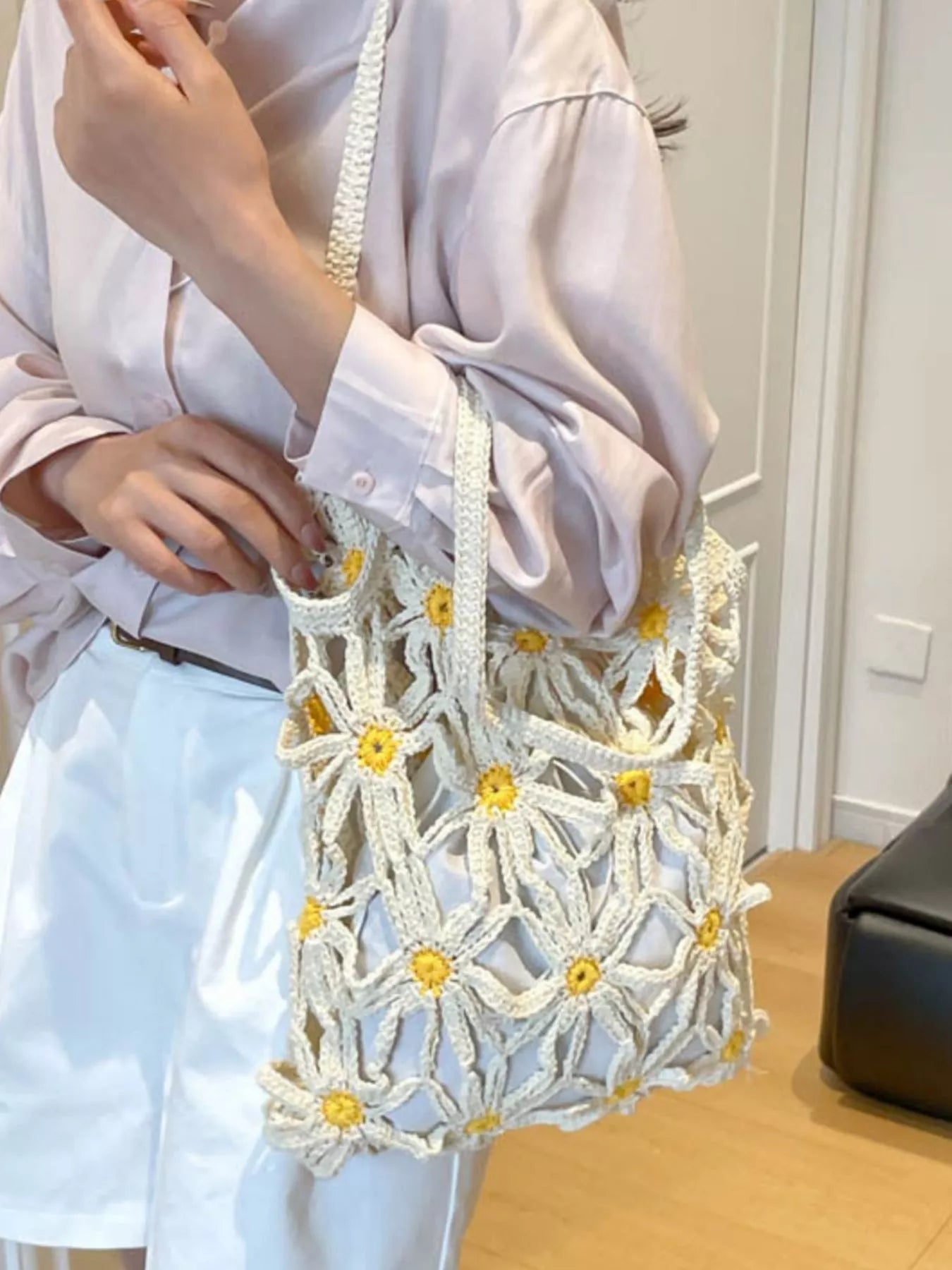 Daisy Crochet Shoulder Bag