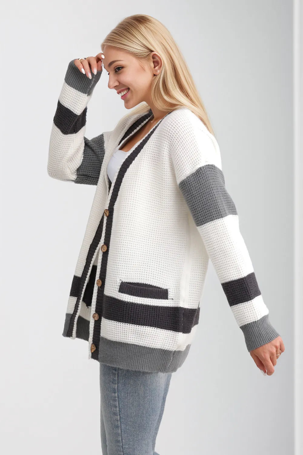 Pocketed Contrast V-Neck Long Sleeve Cardigan