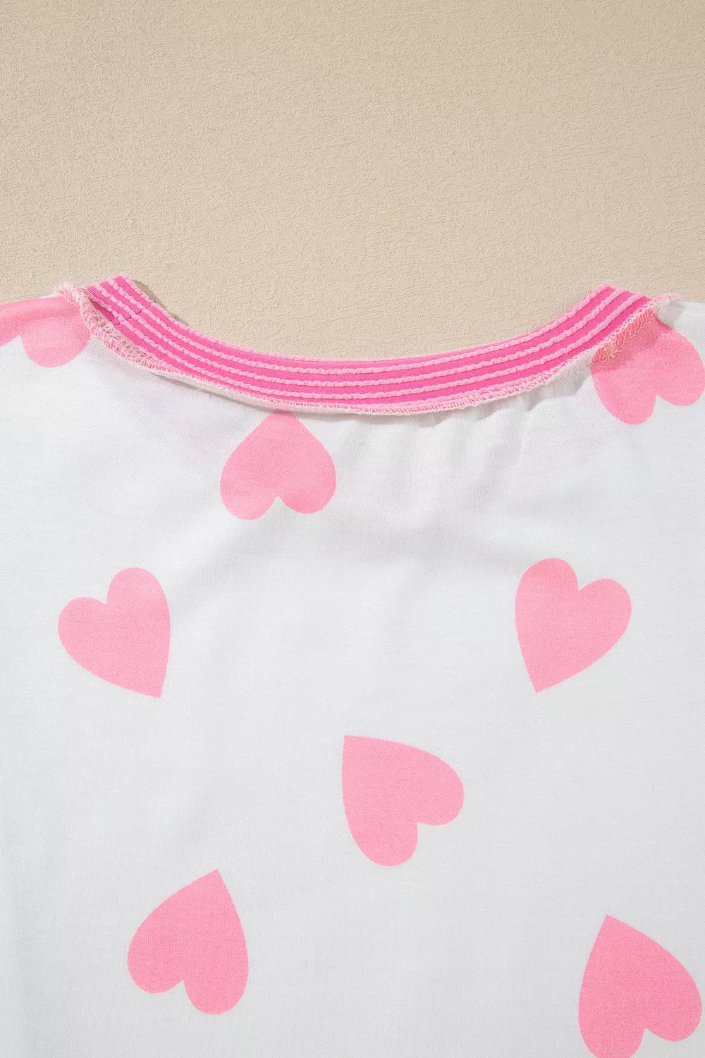 Heart Pattern Colorblock Ribbed Detail Side Slit Top
